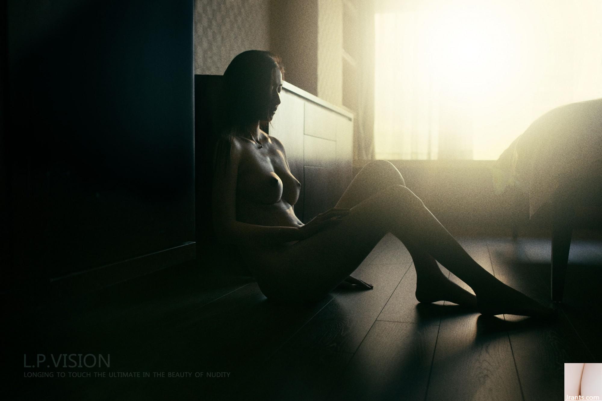 Bức ảnh cô gái gây quỹ cộng đồng số 09 (152P)