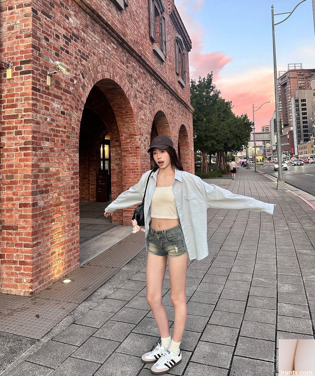 “Joan” ngọt ngào và gợi cảm và hấp dẫn (21p) - Ảnh 2