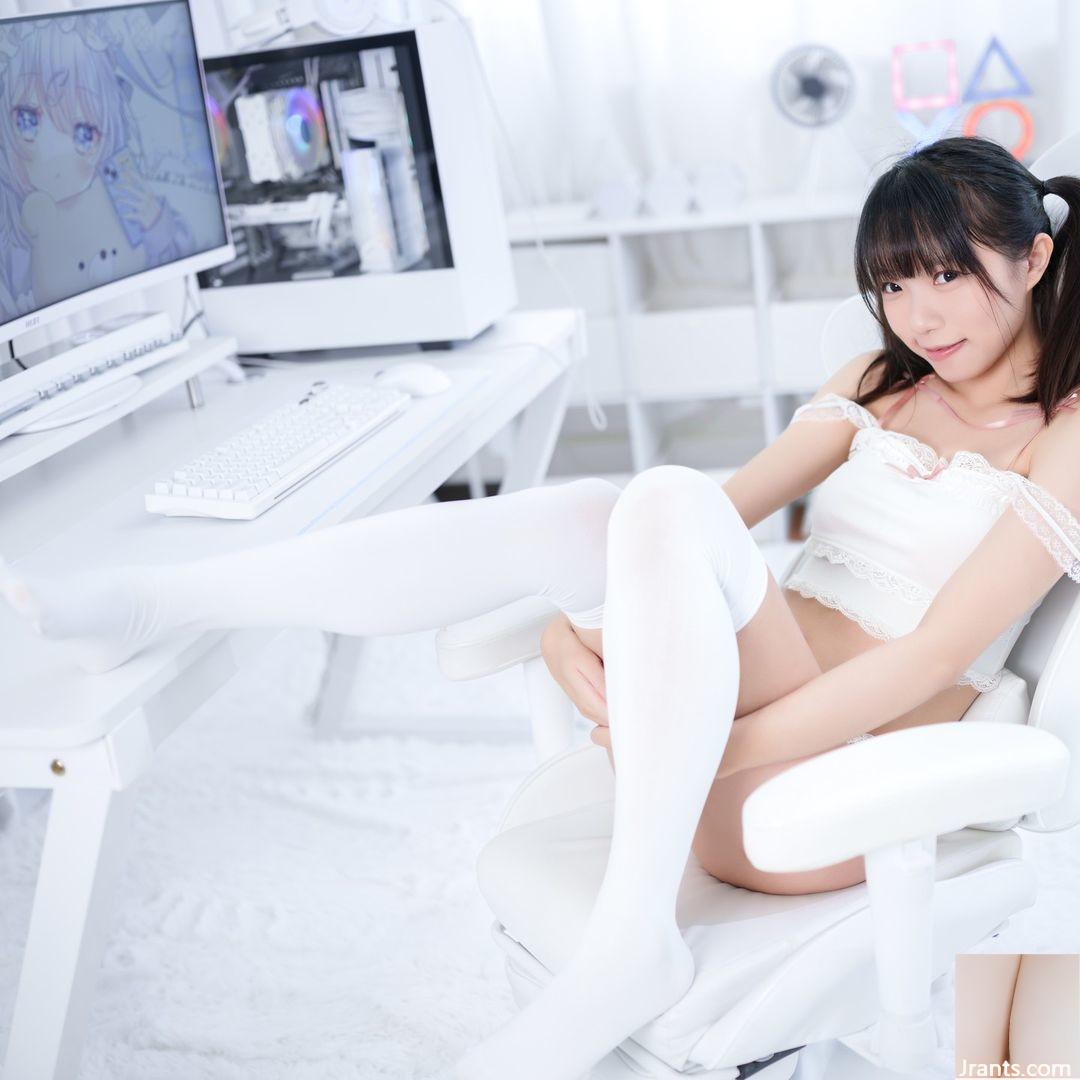 “Meow Meow Qing” thật gợi cảm và rực rỡ (19P)