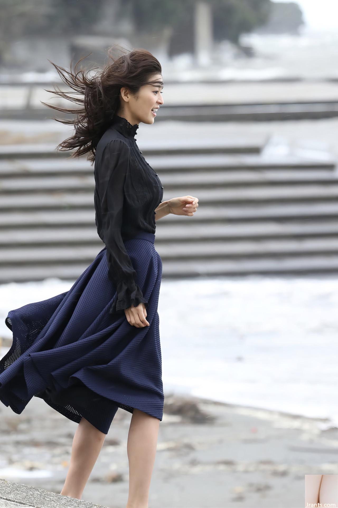 (Yumi Higashino) Cơ thể săn chắc và đẹp đẽ, đối xứng và toàn thân toát - Ảnh 2