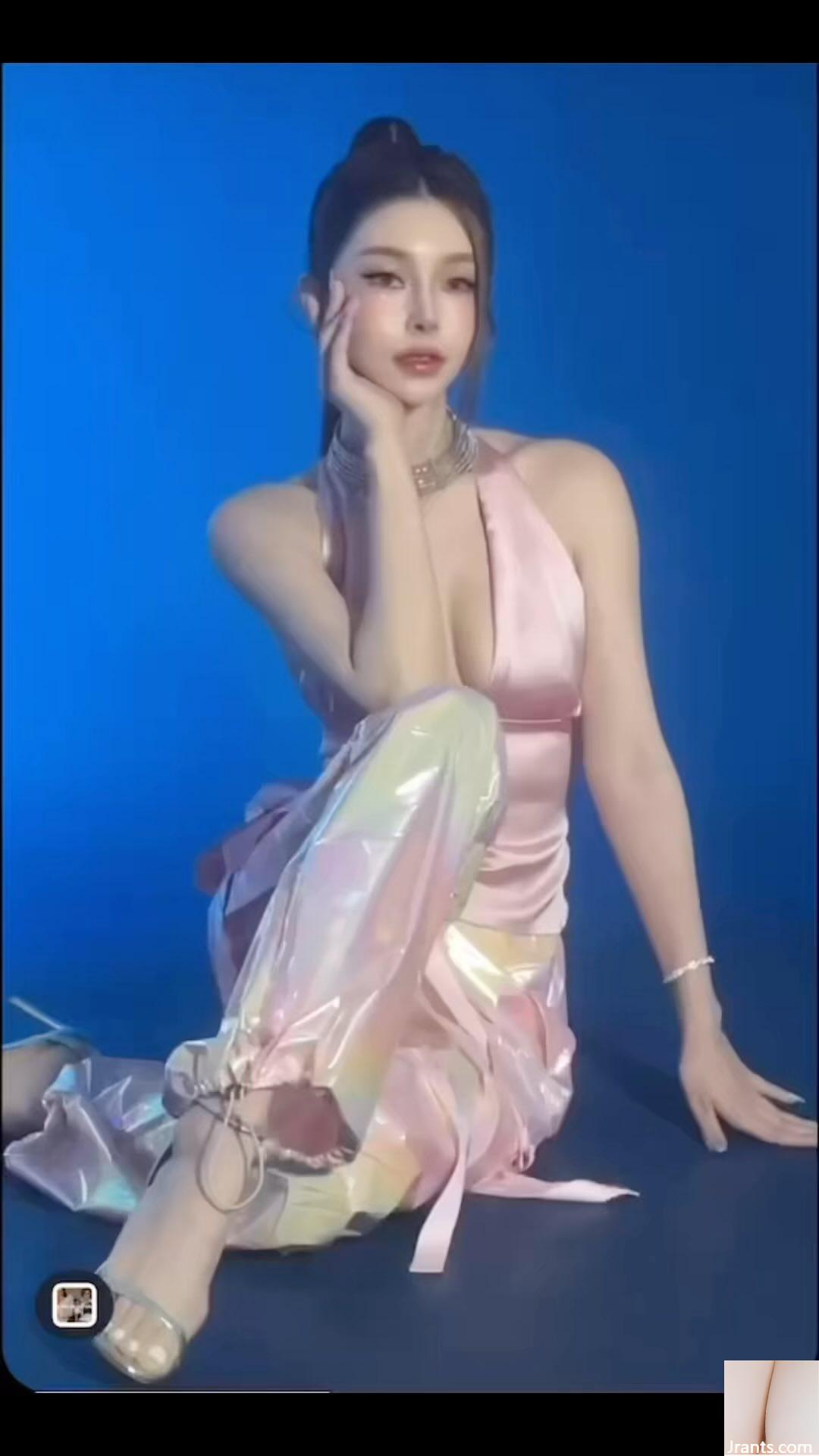 Sức chịu đựng quá mạnh “Yuyu_cai_rain” đường cong rãnh sâu đầy đủ (26p) - Ảnh 3