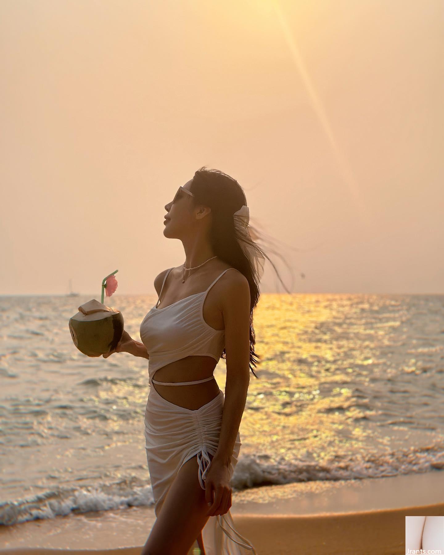 Trang phục “Vivi” gợi cảm và rực rỡ làm cho cư dân mạng nóng bỏng (22p) - Ảnh 2