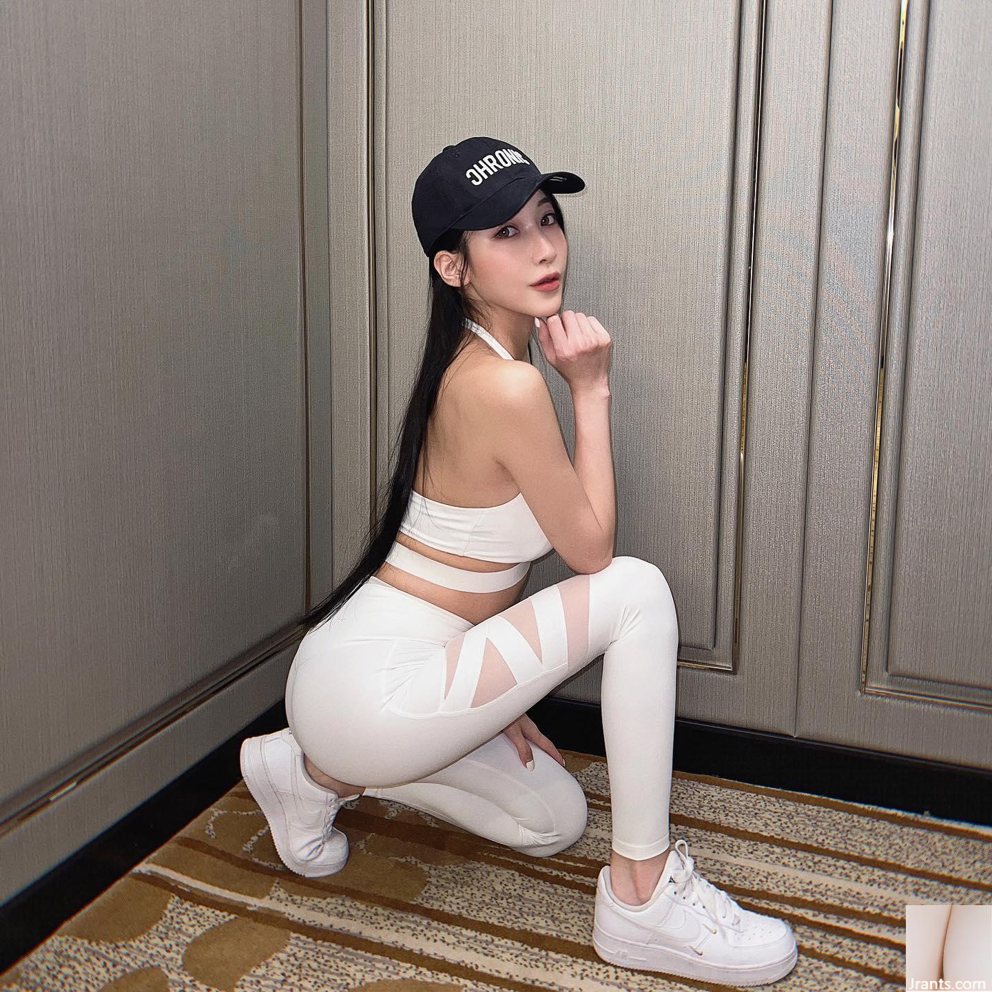 Trang phục “Vivi” gợi cảm và rực rỡ làm cho cư dân mạng nóng bỏng (22p) - Ảnh 4