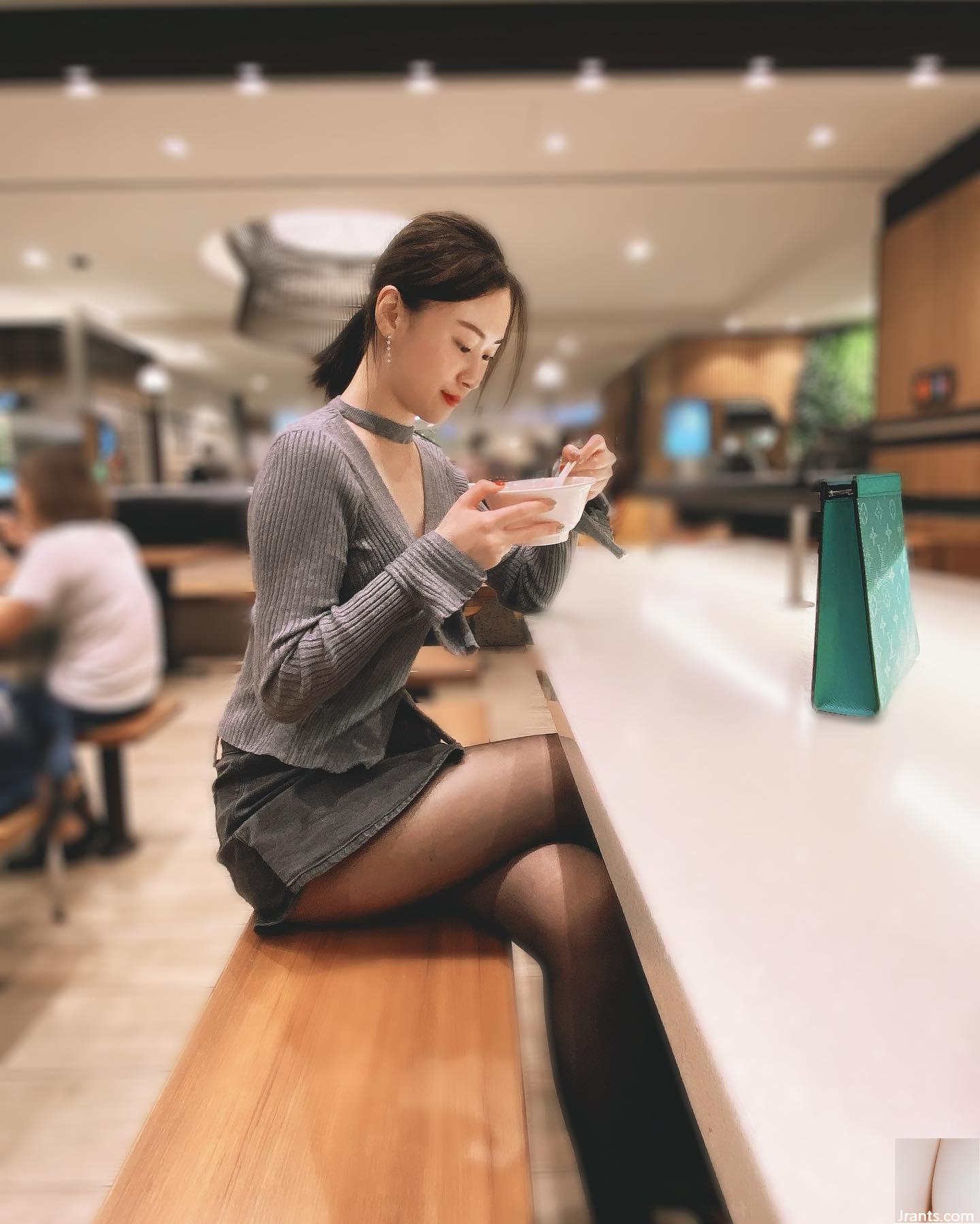 Guoguang giúp người dẫn chương trình trợ lý trung thực nhất Vanessa Fanfan, đôi chân dài gợi cảm và quyến rũ (8P) - Ảnh 3