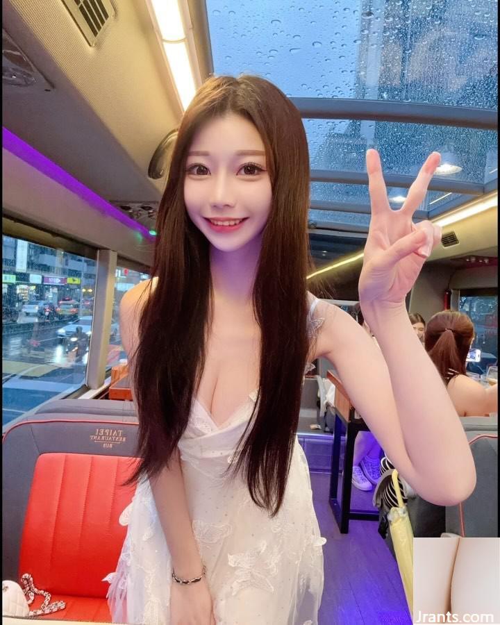 “Anh Rong” sắp ra mắt, bộ ngực đầy đặn và đẹp không thể che giấu đôi chân quyến rũ của họ (24p) - Ảnh 12