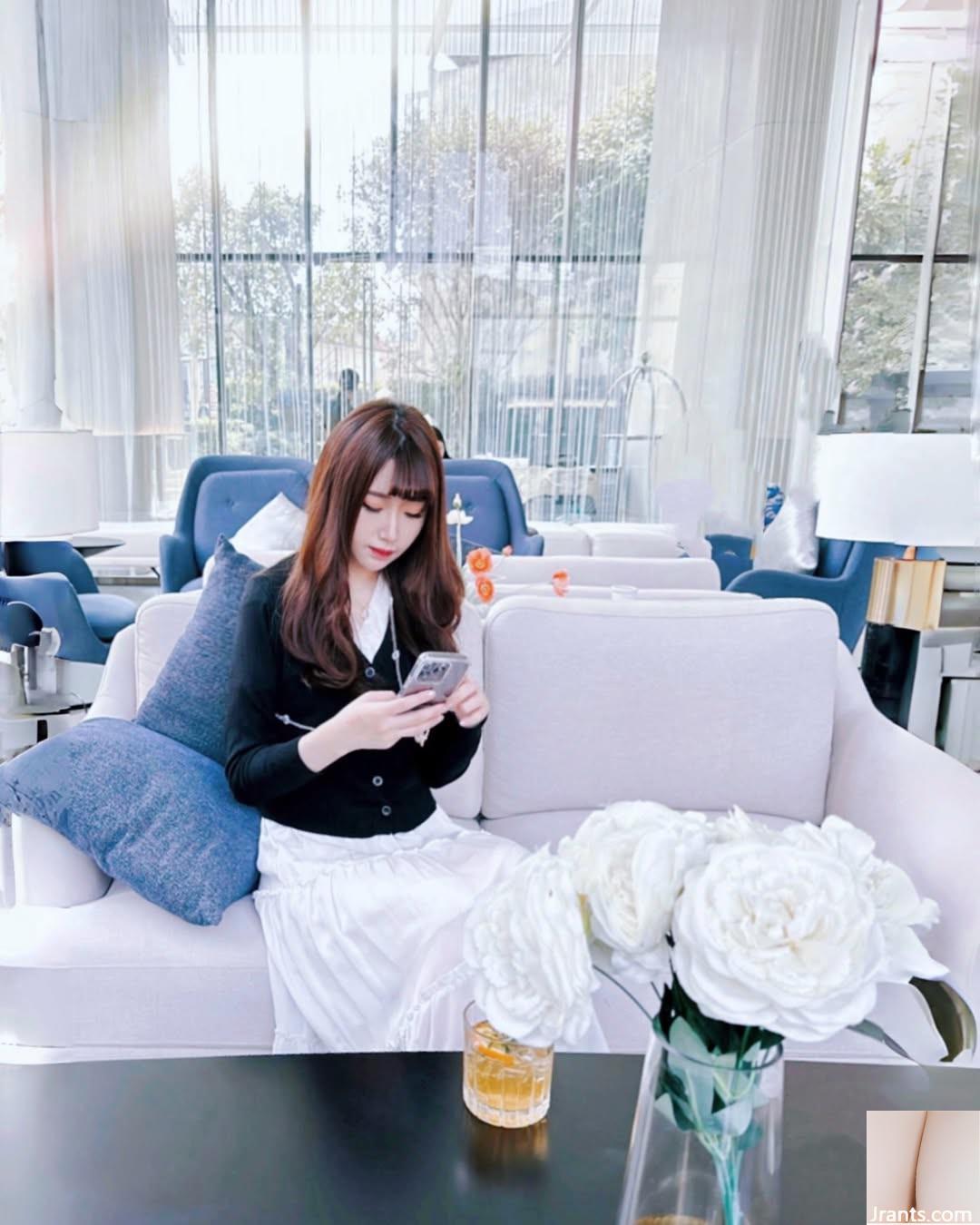 Đường cong vú tròn “Emily” Đường cong gợi cảm rất hấp dẫn! (19p) - Ảnh 16