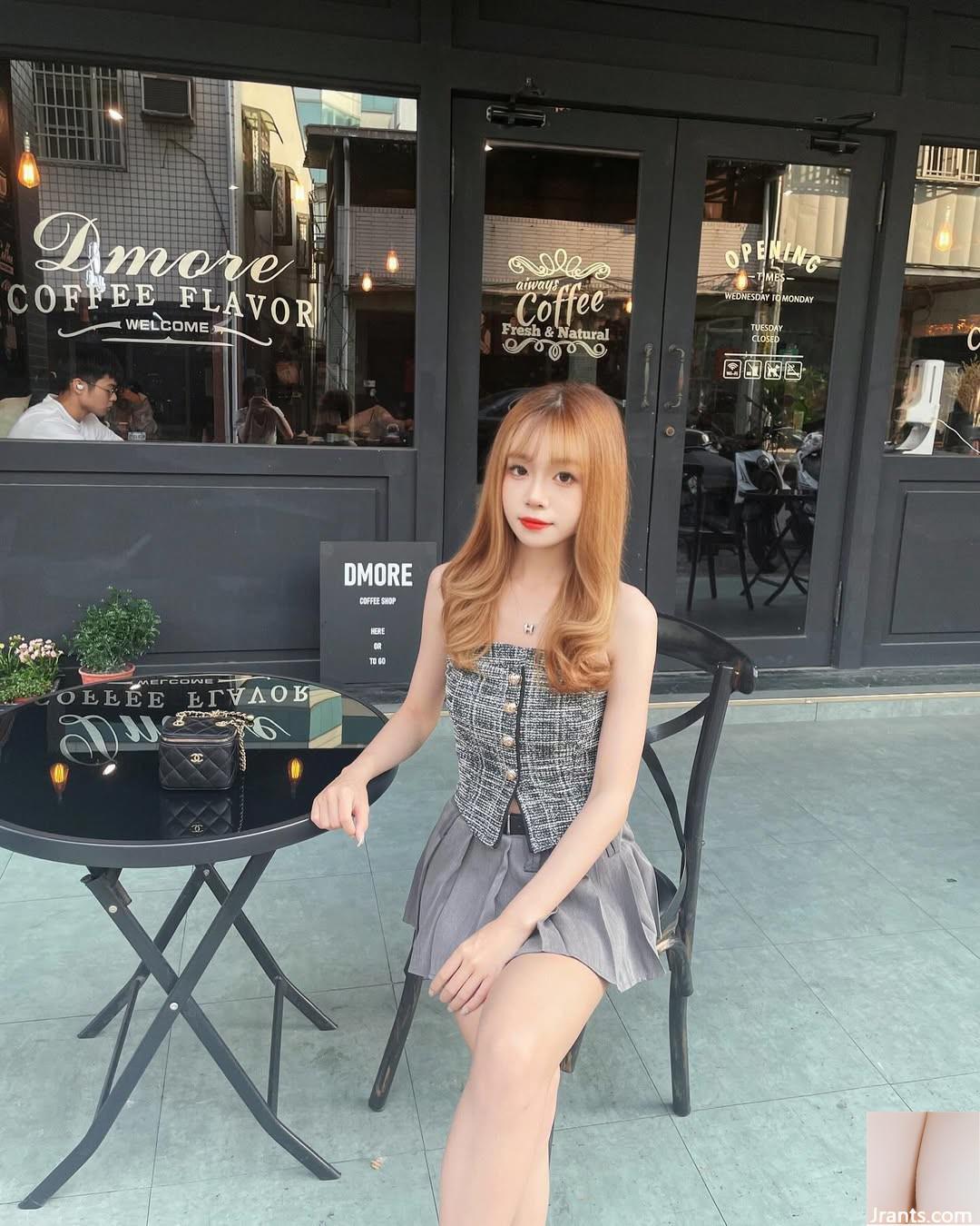 Bộ ngực tròn và xinh đẹp “Huahua” có ngoại hình ngọt ngào và siêu quyến rũ khi mỉm cười (21p) - Ảnh 12