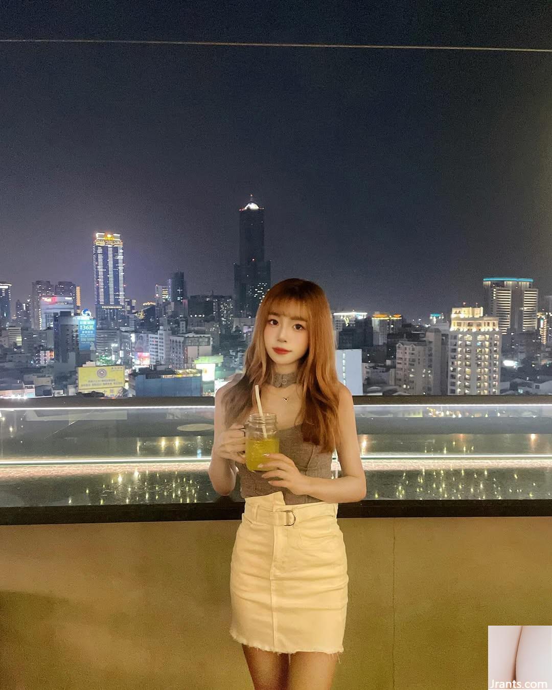 Bộ ngực tròn và xinh đẹp “Huahua” có ngoại hình ngọt ngào và siêu quyến rũ khi mỉm cười (21p) - Ảnh 13