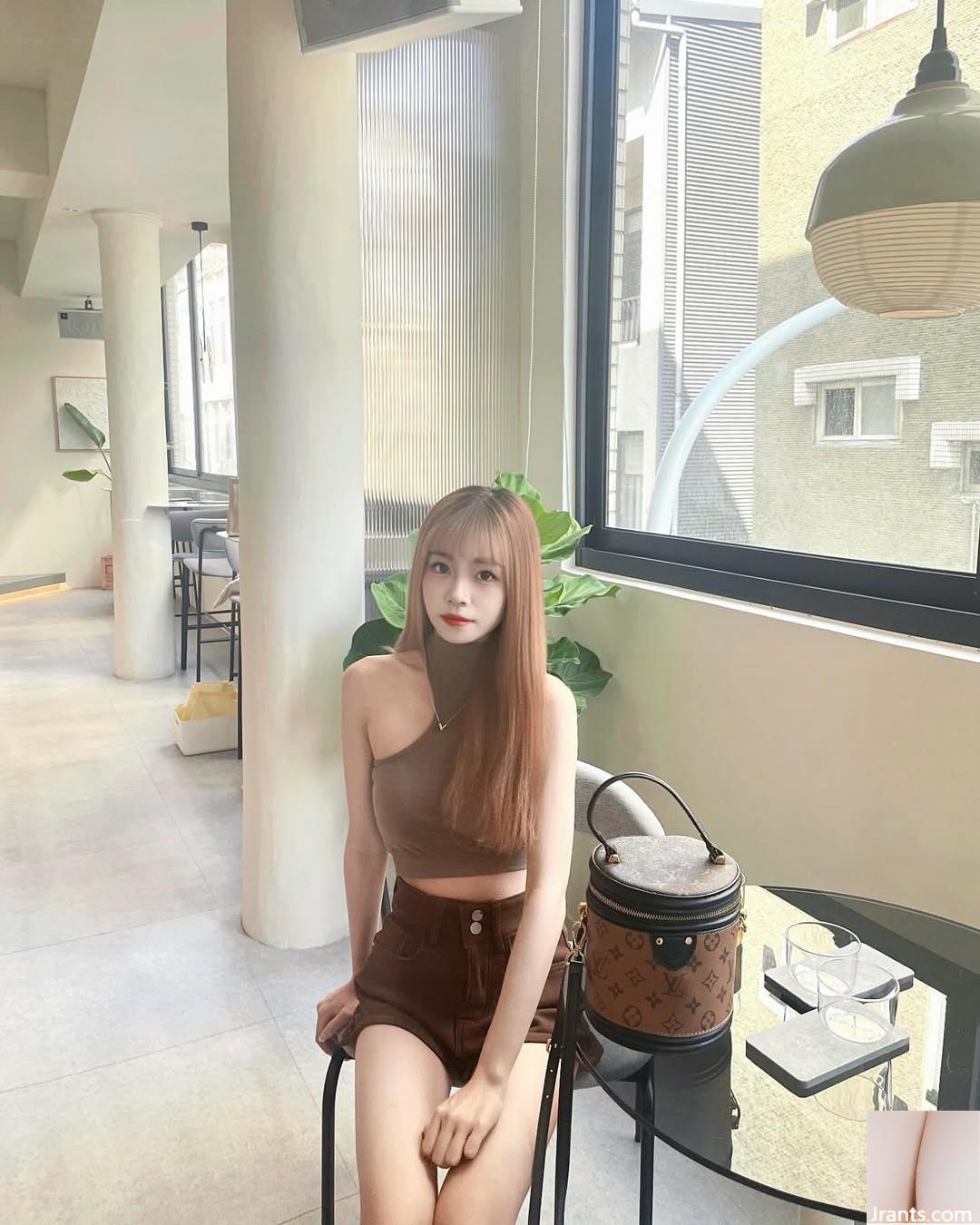 Bộ ngực tròn và xinh đẹp “Huahua” có ngoại hình ngọt ngào và siêu quyến rũ khi mỉm cười (21p) - Ảnh 14