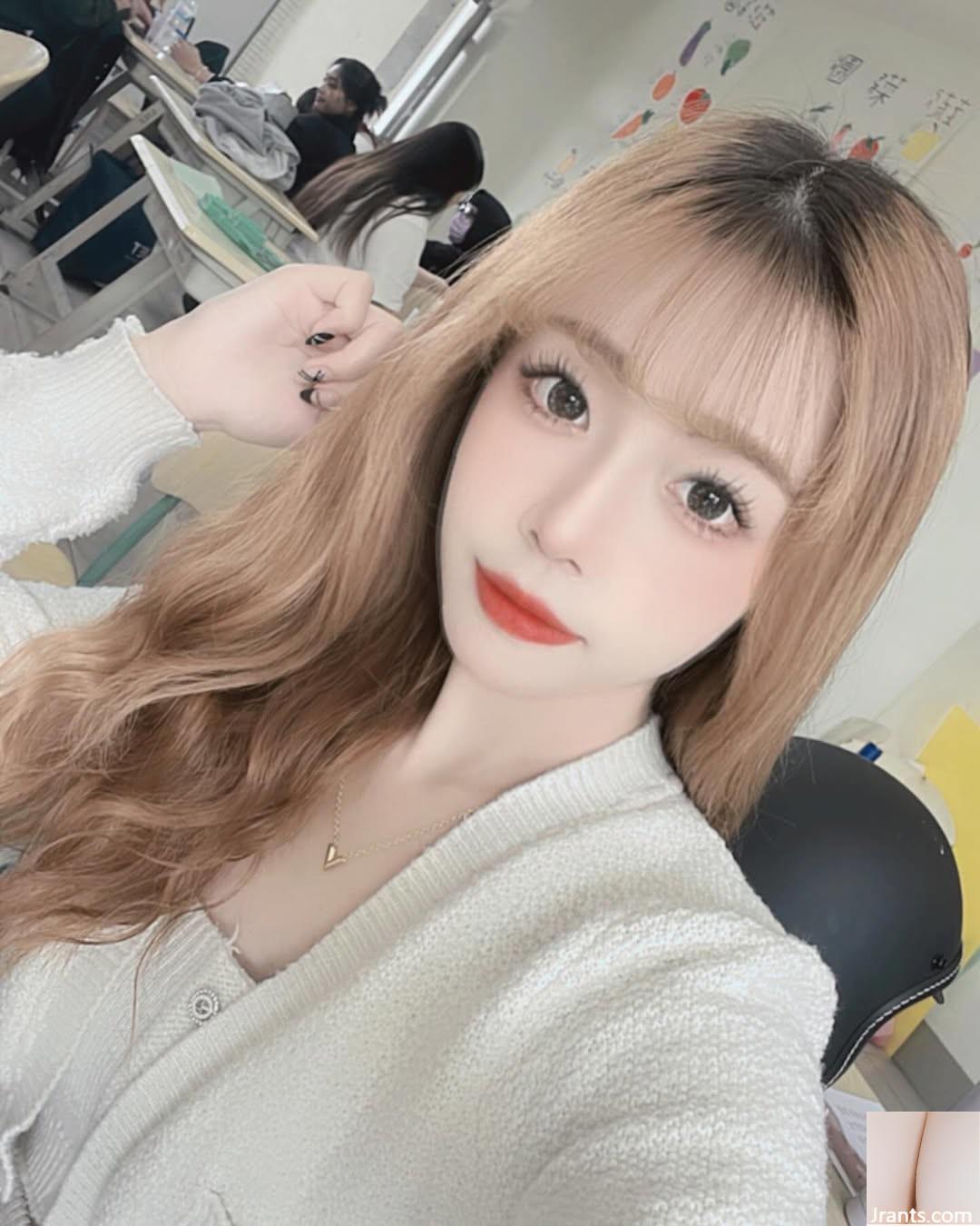 Bộ ngực tròn và xinh đẹp “Huahua” có ngoại hình ngọt ngào và siêu quyến rũ khi mỉm cười (21p) - Ảnh 16