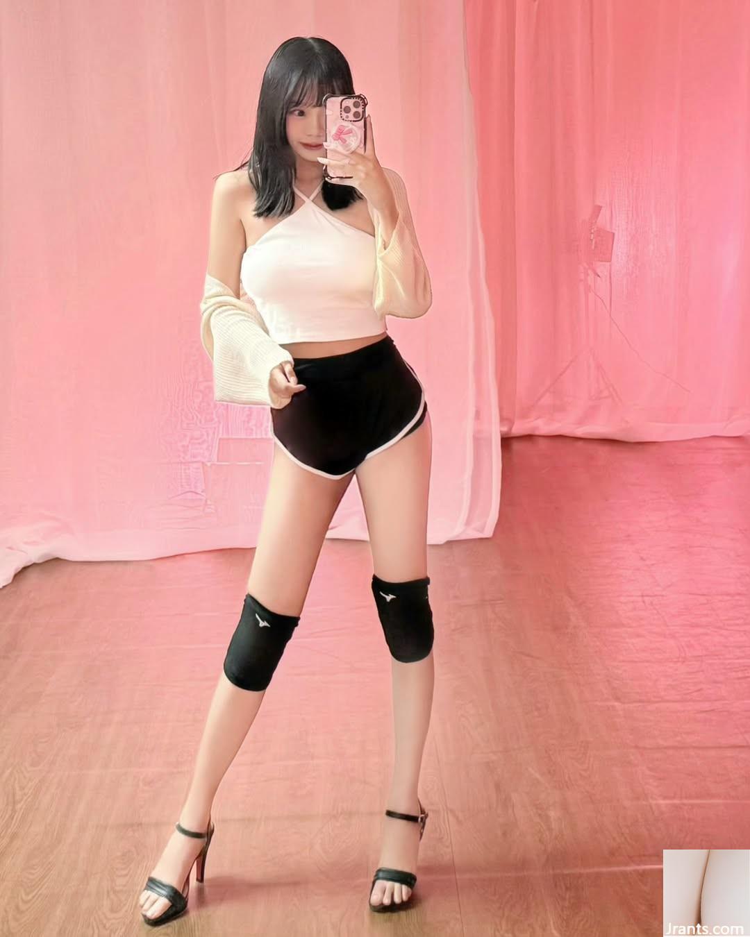 Tính khí thanh lịch “Ruozhen” mặt khuôn mặt dễ thương nụ cười ngọt ngào quyến rũ và gợi cảm (31P) - Ảnh 2