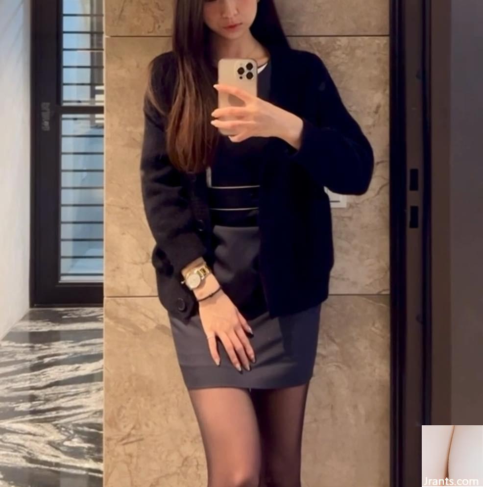 Đường cong cơ thể mỏng “vớ lụa đen” không thể cưỡng lại cám dỗ (18p) - Ảnh 11