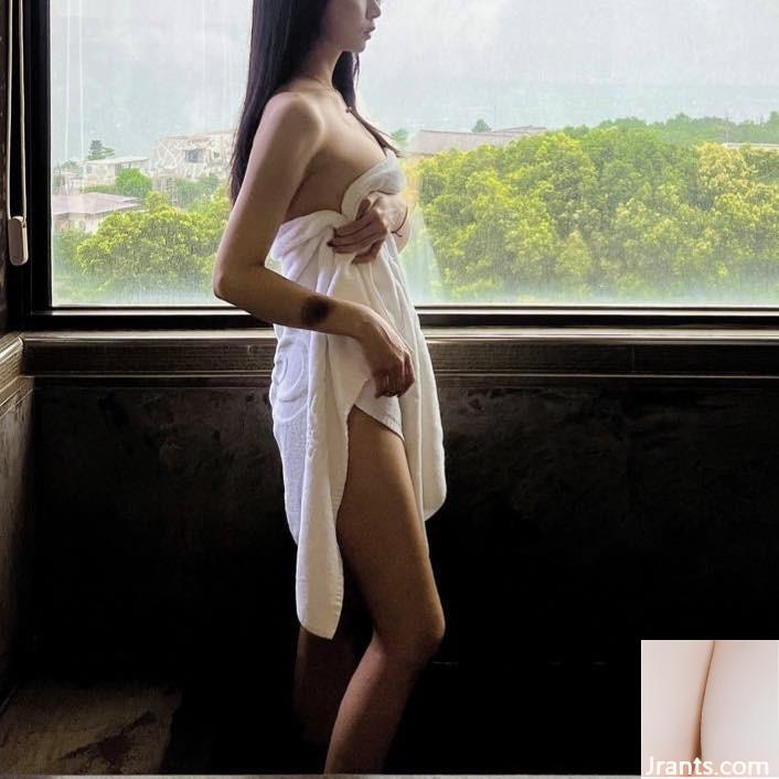 Đường cong cơ thể mỏng “vớ lụa đen” không thể cưỡng lại cám dỗ (18p) - Ảnh 4