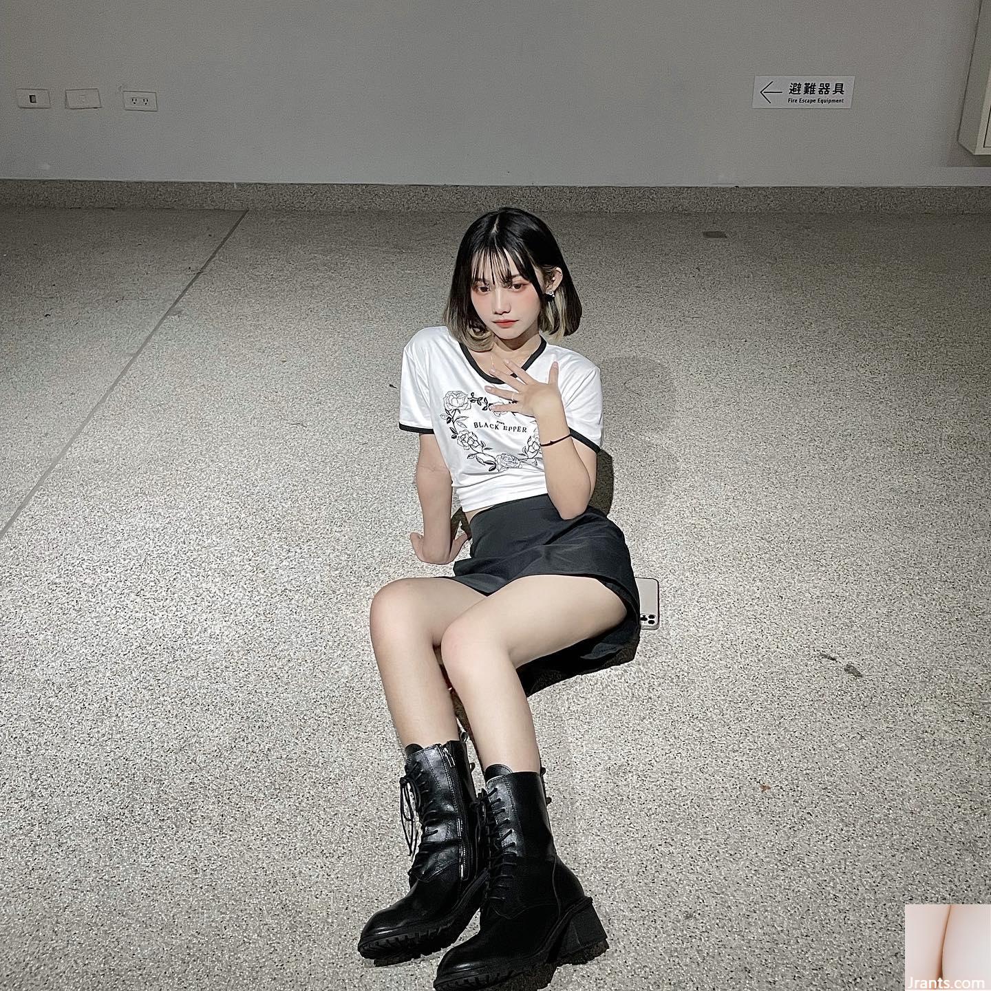 Tính khí trống rỗng “Xiao Ruo” có khuôn mặt ngọt ngào say mê (16p)