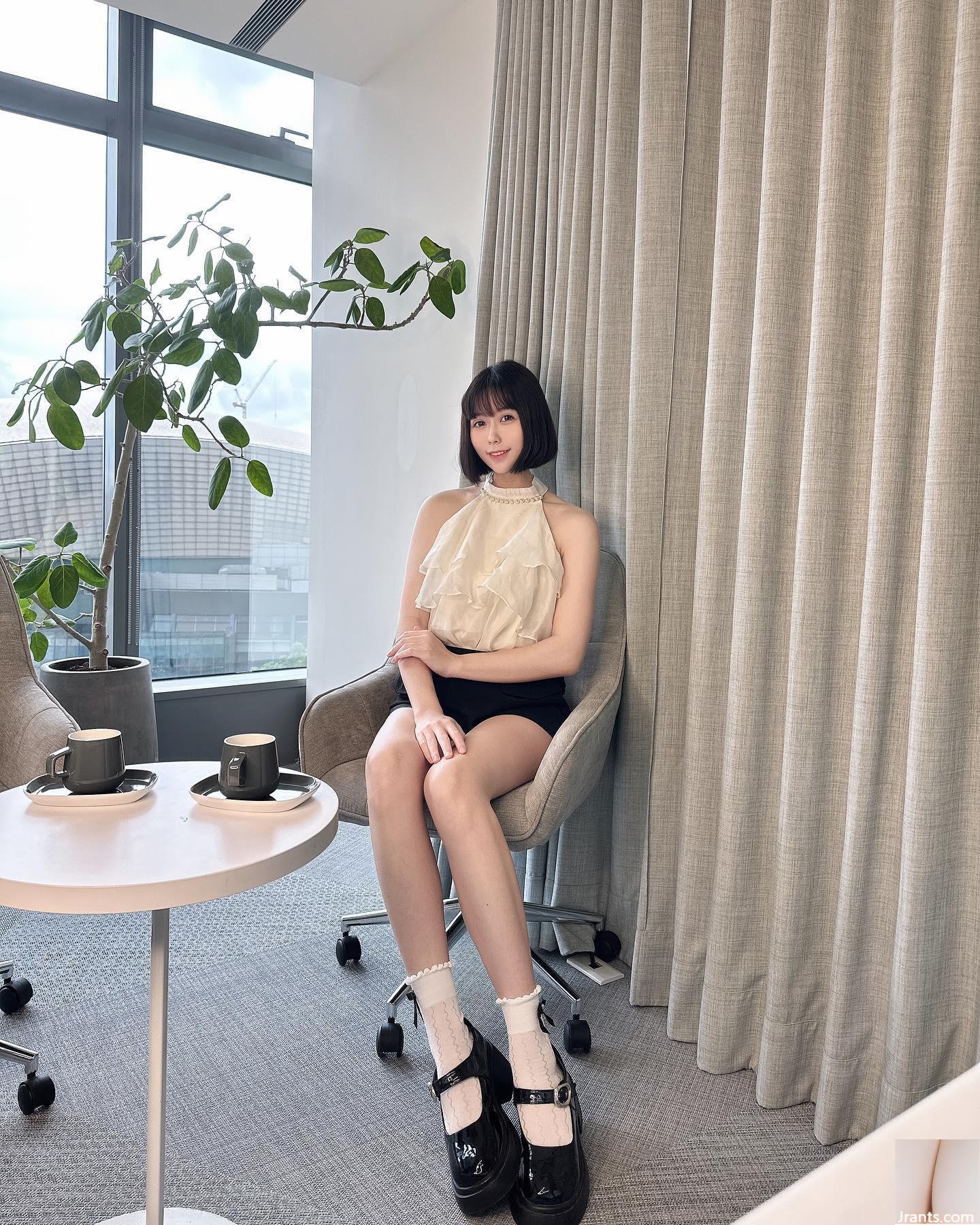 Đường cong mỏng “Giáo viên Fangcen” Trang phục cắt thấp làm cho cư dân mạng làm ấm trái tim của bạn (15p) - Ảnh 2