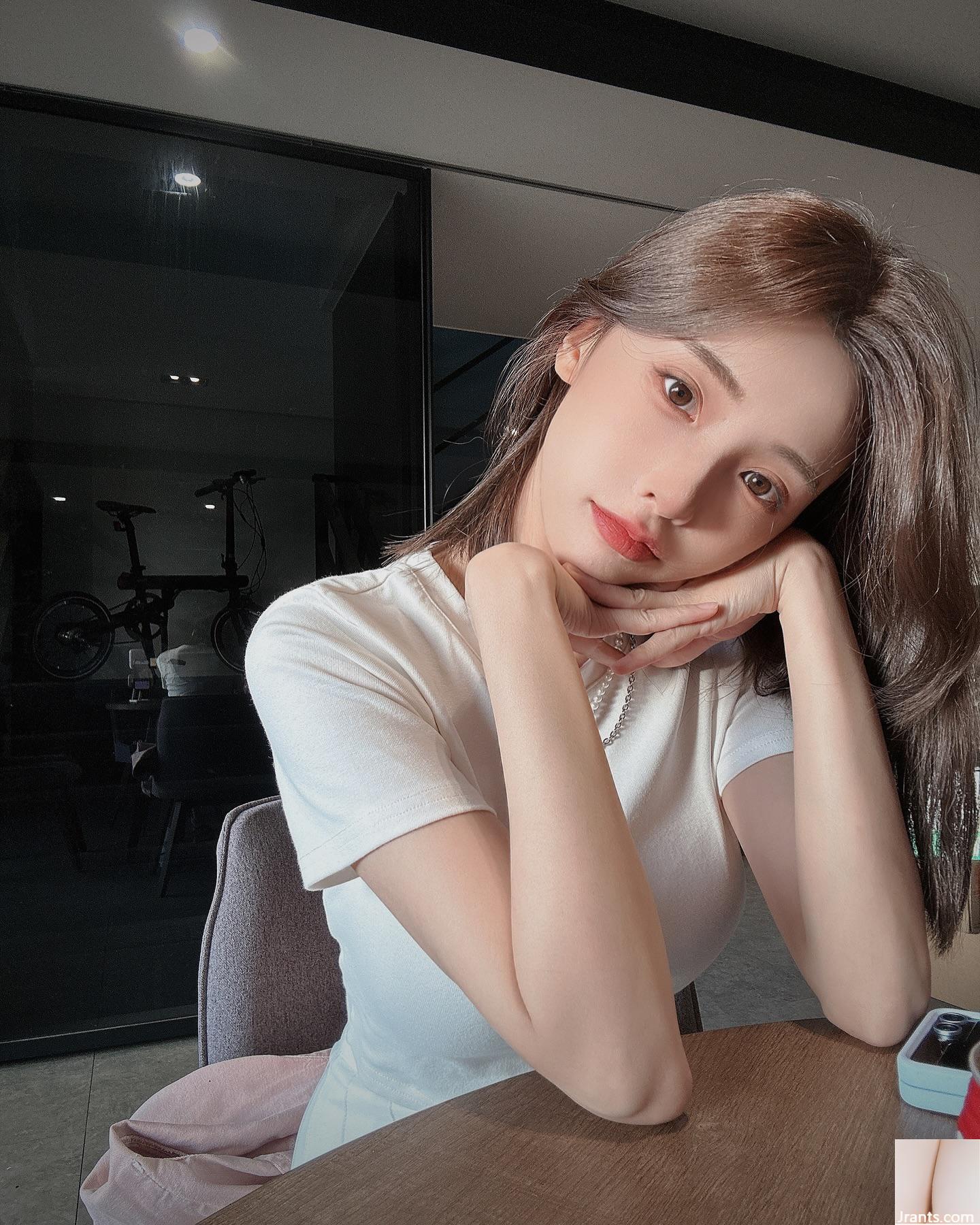 Body nóng “Xiao Zhichan Iris” có một đường cong rất quyến rũ (10p) - Ảnh 3