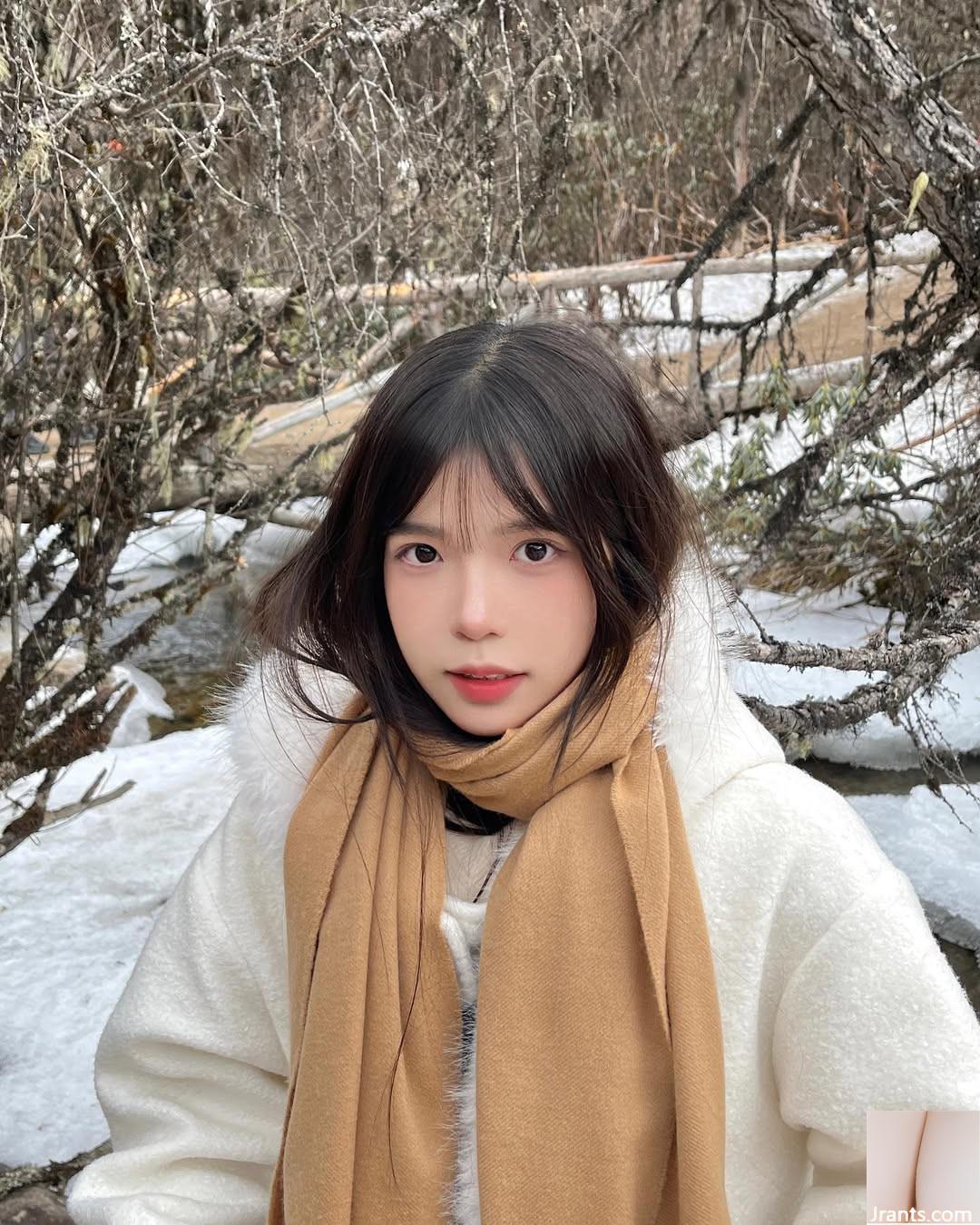 Ngoại hình “Yellow Halo Needle” + dáng người hoàn hảo, nữ anh hùng truyện tranh đời thực cơ bản (10P) - Ảnh 10