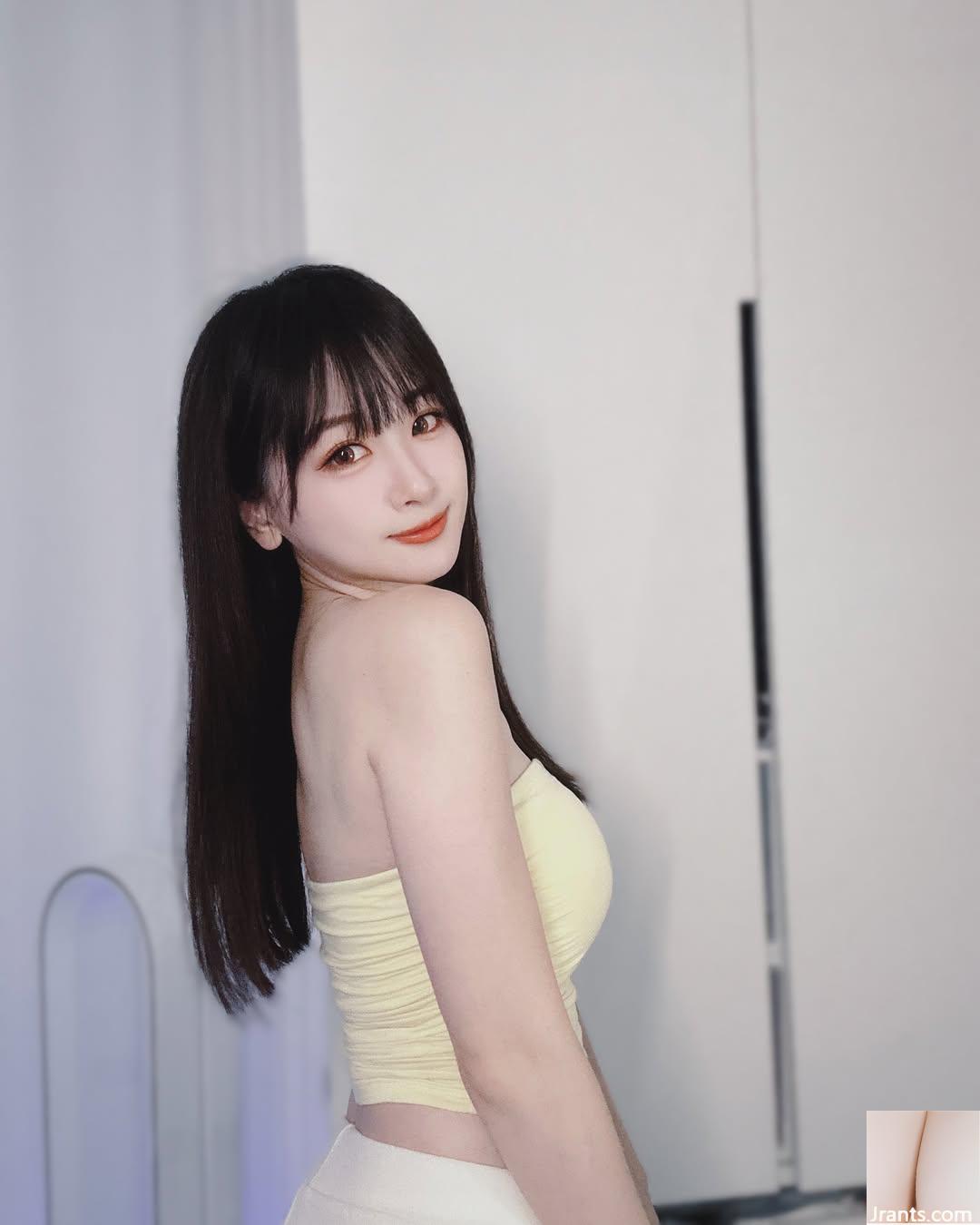 “Weiwei” có dáng người xinh đẹp, trắng trẻo, dịu dàng, hoàn hảo đến mức hôi (10P) - Ảnh 5