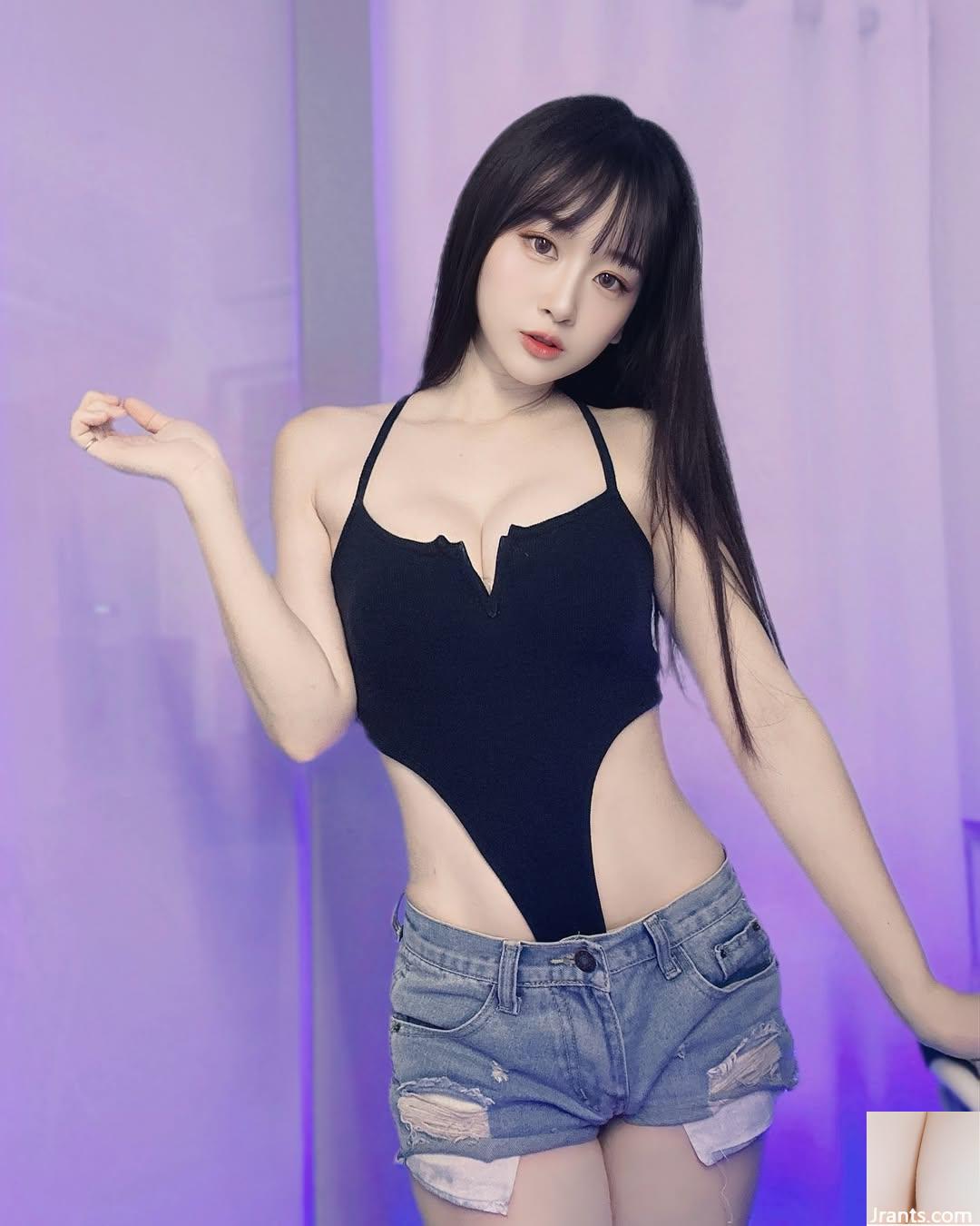 “Weiwei” có dáng người xinh đẹp, trắng trẻo, dịu dàng, hoàn hảo đến mức hôi (10P) - Ảnh 9