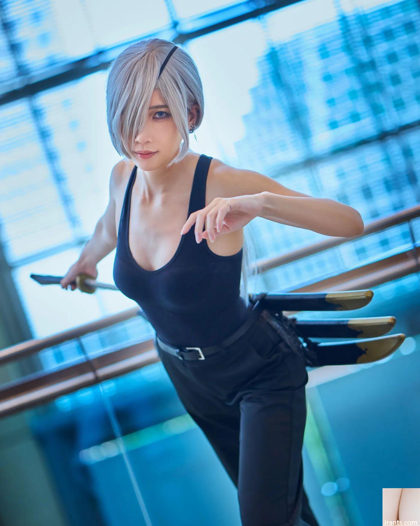 Trang phục cắt thấp làm cho cư dân mạng “Yami” trông quyến rũ (11p) - Ảnh 10