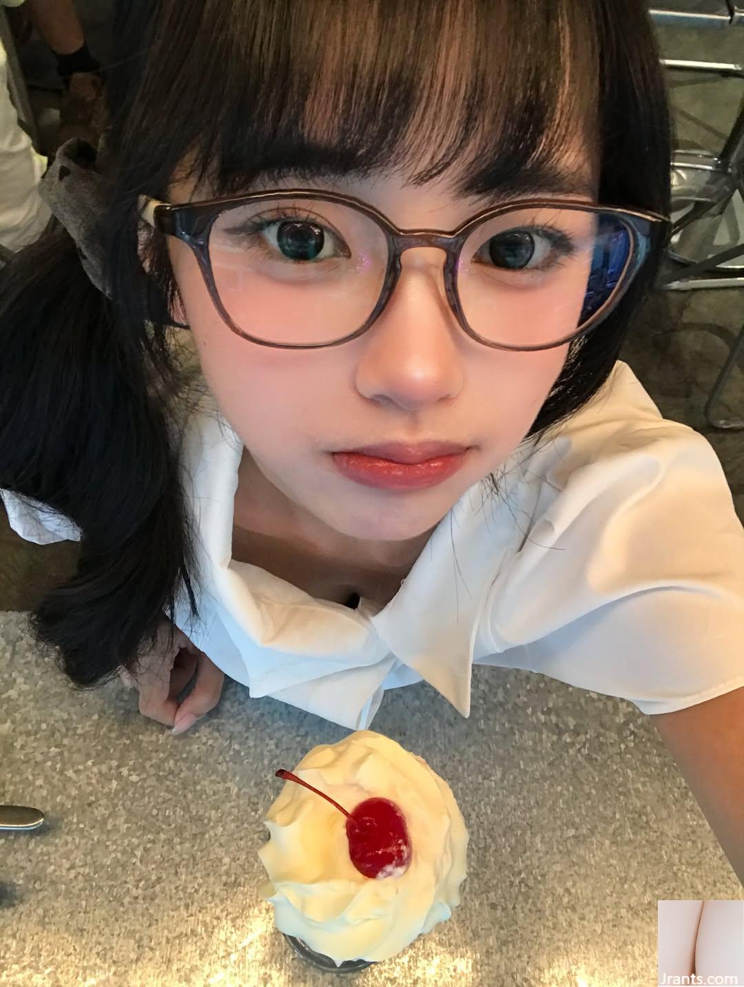 Ngoại hình ngọt ngào của “Xiaogu” mang đến cho người ta cảm giác yêu đời (10P)