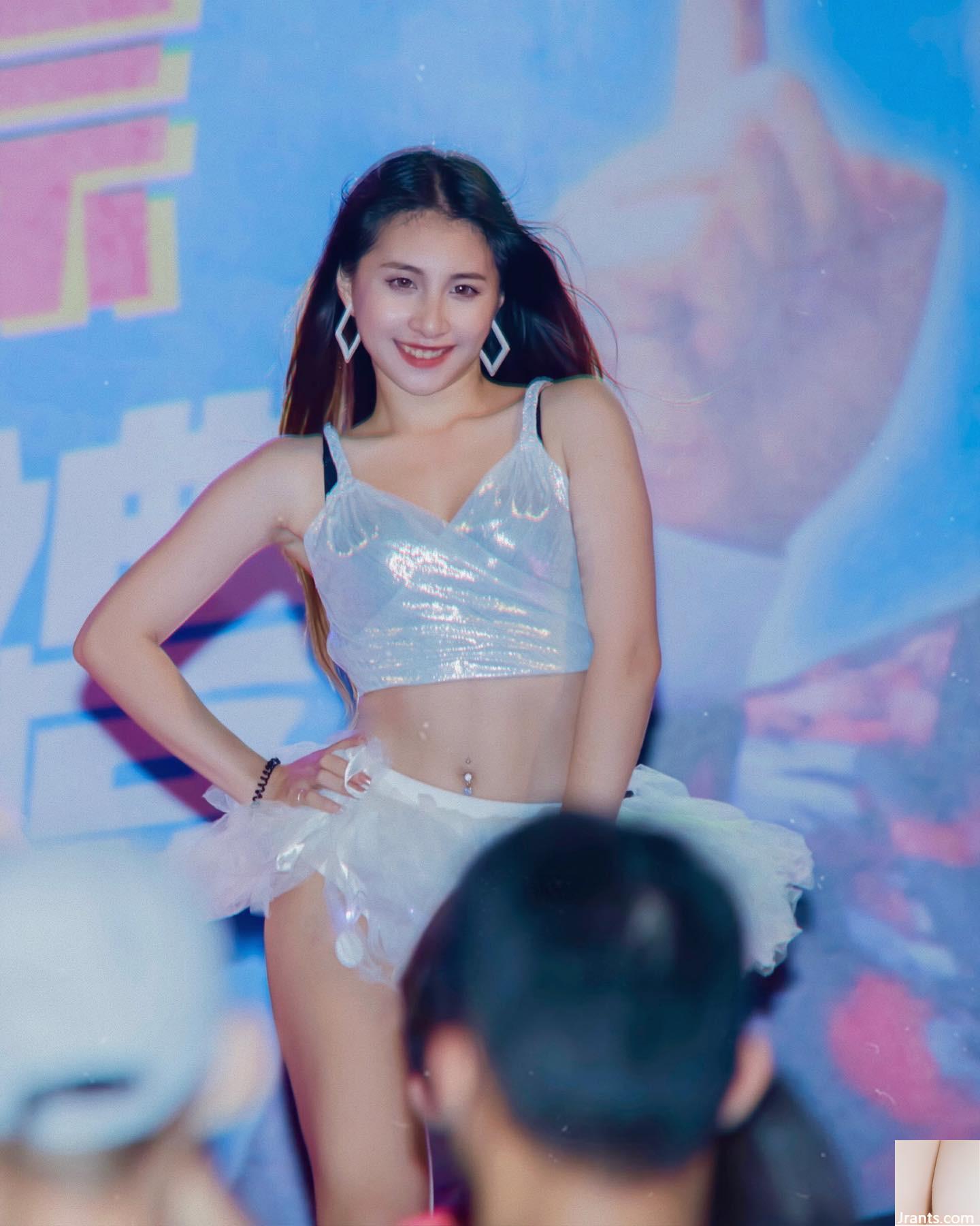 (Cai ni tsainie “Đường cong vú bên tròn khiến mọi người không thể chịu đựng được (14p) - Ảnh 7