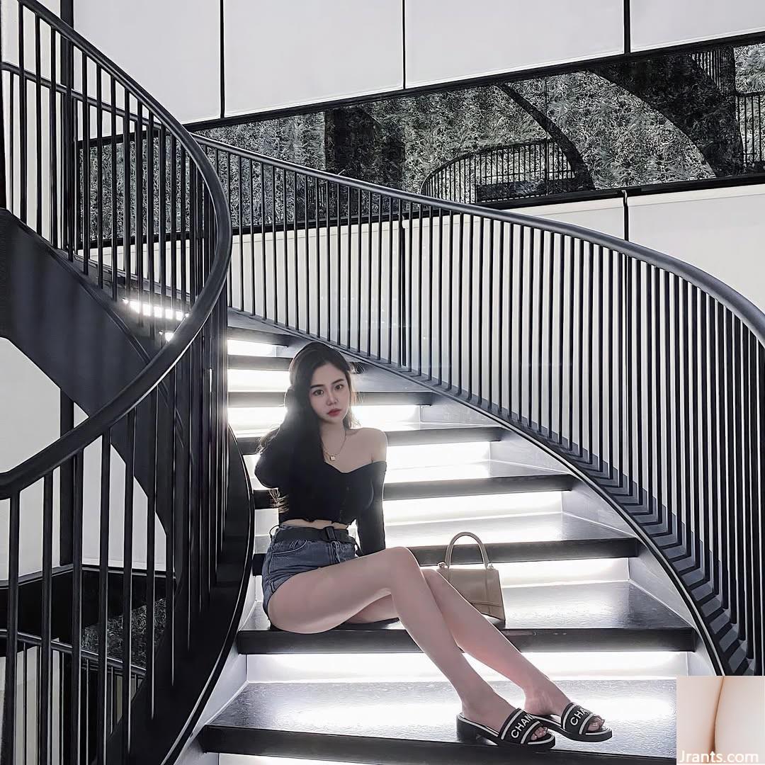 Đường cong cơ thể mảnh khảnh “Hua Hua” ngọt ngào và gợi cảm (37p) - Ảnh 19