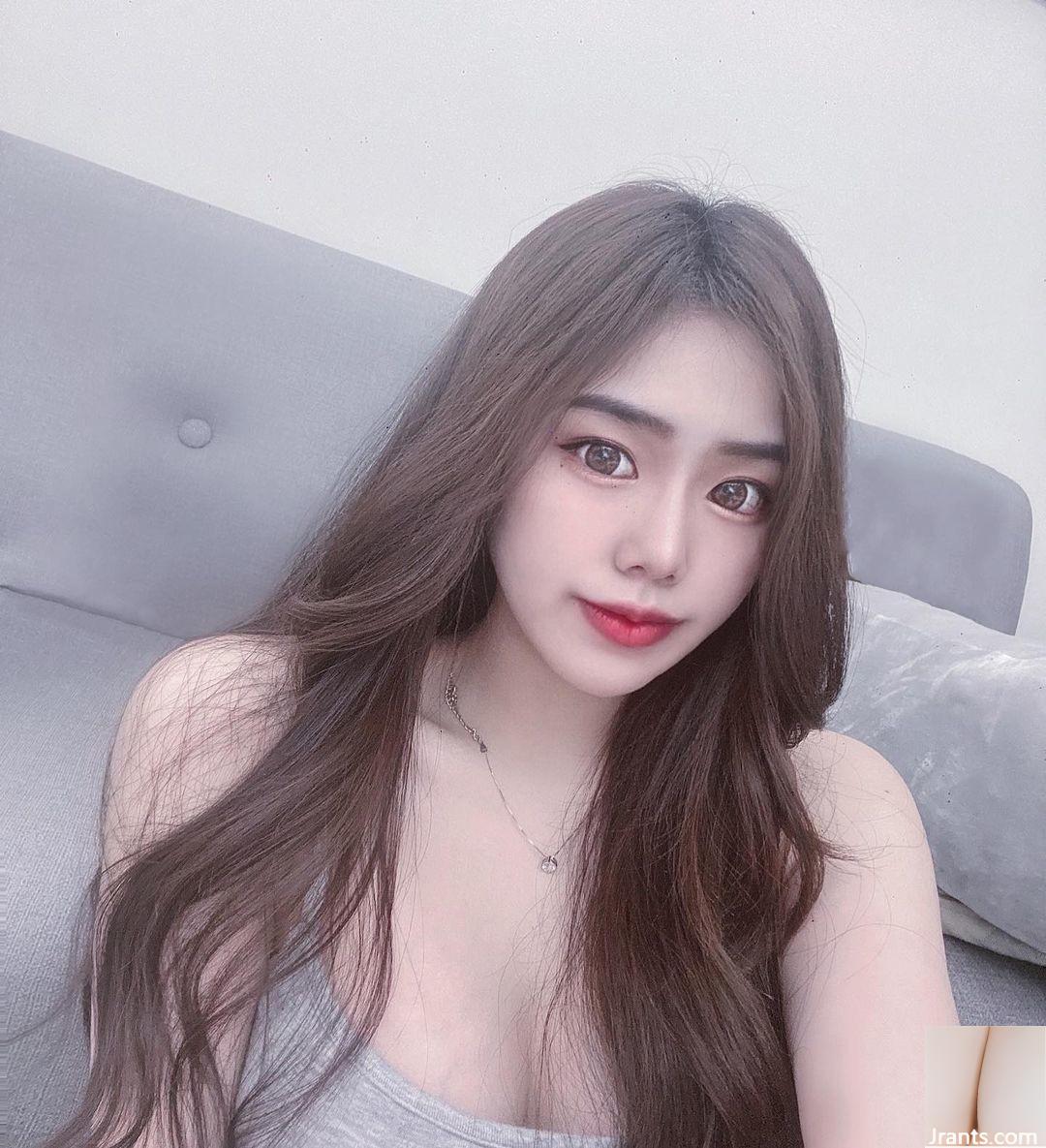 Đường cong cơ thể mảnh khảnh “Hua Hua” ngọt ngào và gợi cảm (37p) - Ảnh 24