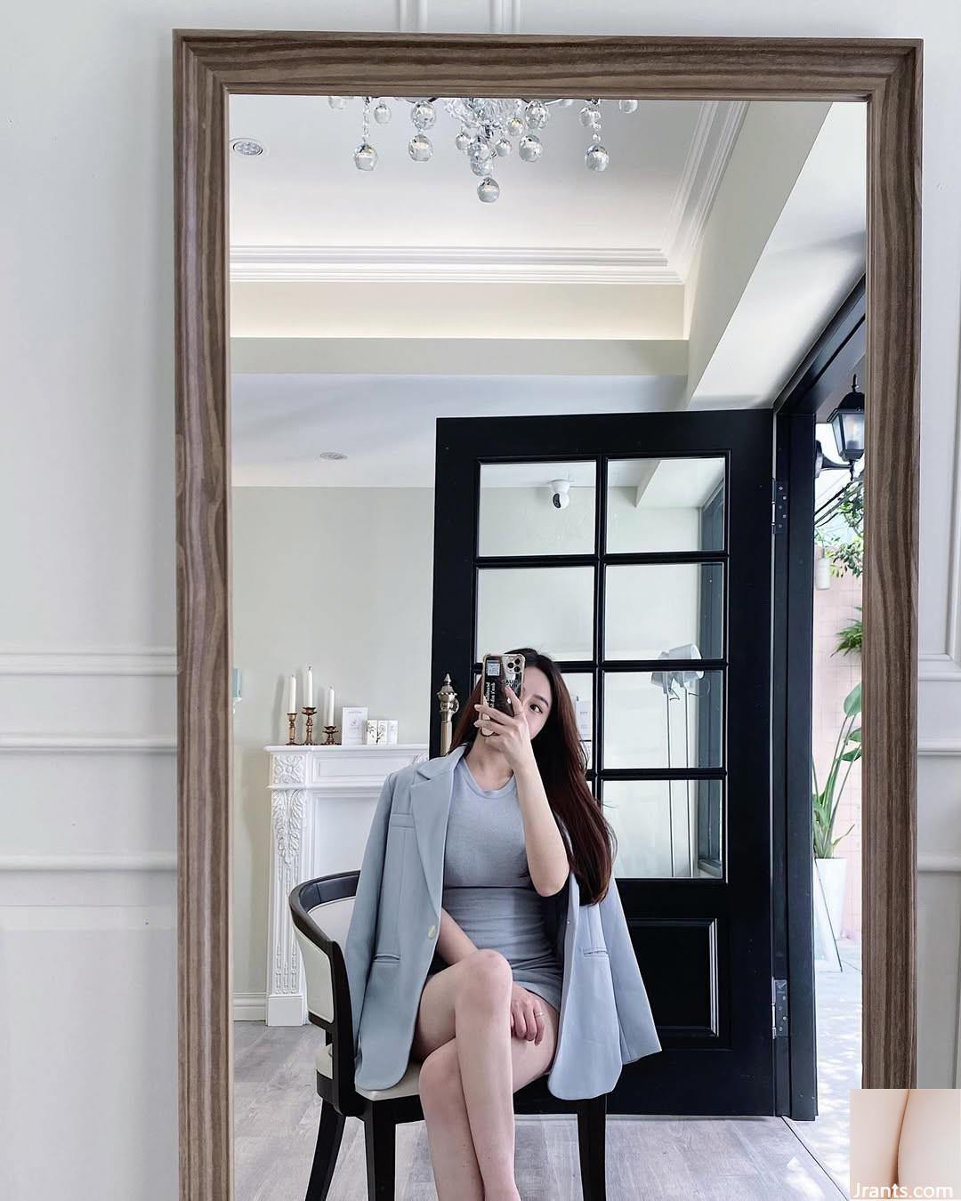 Đường cong cơ thể mảnh khảnh “Hua Hua” ngọt ngào và gợi cảm (37p) - Ảnh 27