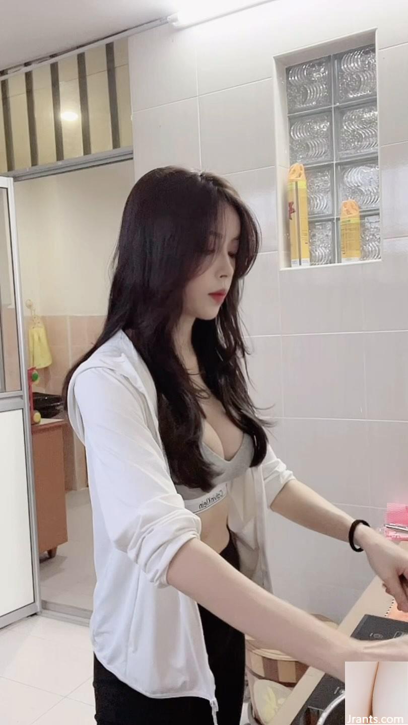 (Hannah Yap “Những đường cong lõm ngọt ngào và gợi cảm khiến mọi người muốn yêu họ một - Ảnh 22