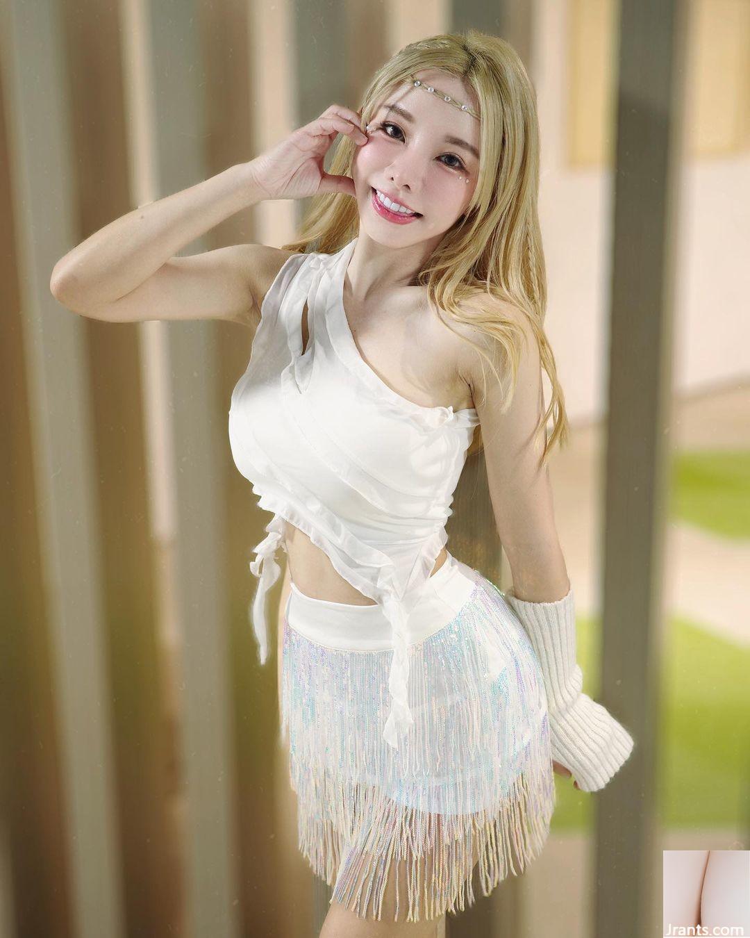 Nữ thần xinh đẹp “Wu Yixuan” đầy đủ và đầy xung quanh, quá dữ dội và quyến rũ trên máy ảnh (25p) - Ảnh 2