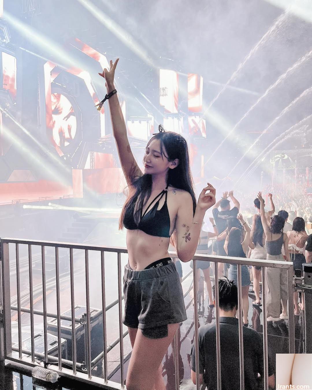 Vụ nổ sexy “Yuge” chị gái ngọt ngào rất ngạc nhiên khi che giấu con số tốt của cô ấy! - Ảnh 19