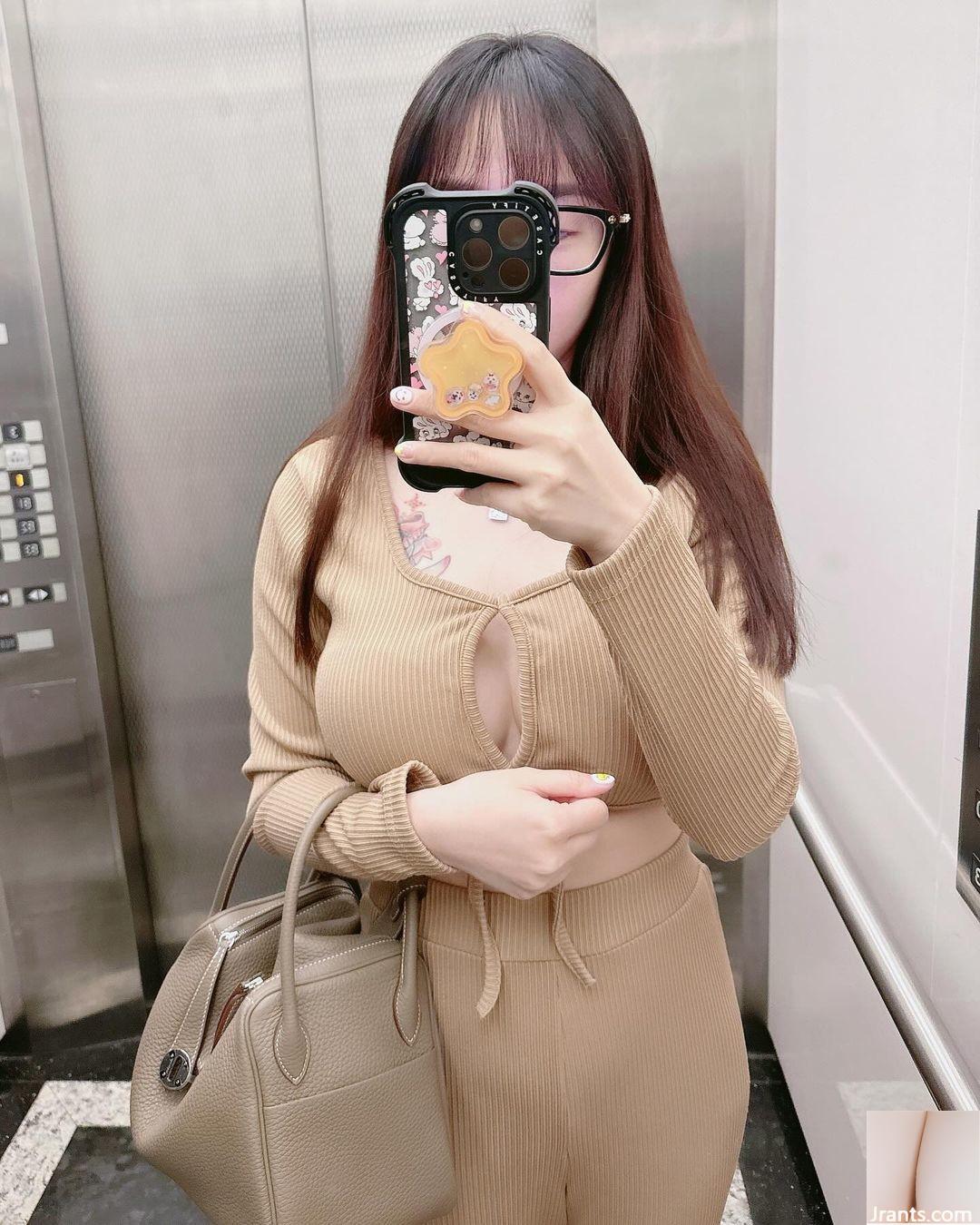 Bộ ngực của cô nàng quỷ nhỏ gợi cảm “Haoyu” đẹp đến mức không thể không nhìn vào (15P) - Ảnh 3