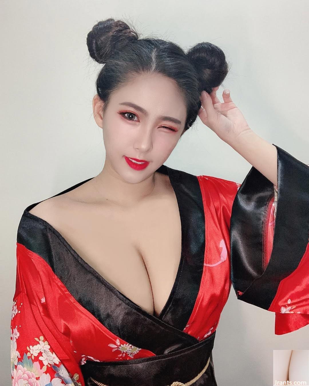 Vú to thấp “Glaze”, rãnh đầy đặn và sâu, đường cong gợi cảm và rạng ngời, không chê vào đâu được (26P) - Ảnh 22