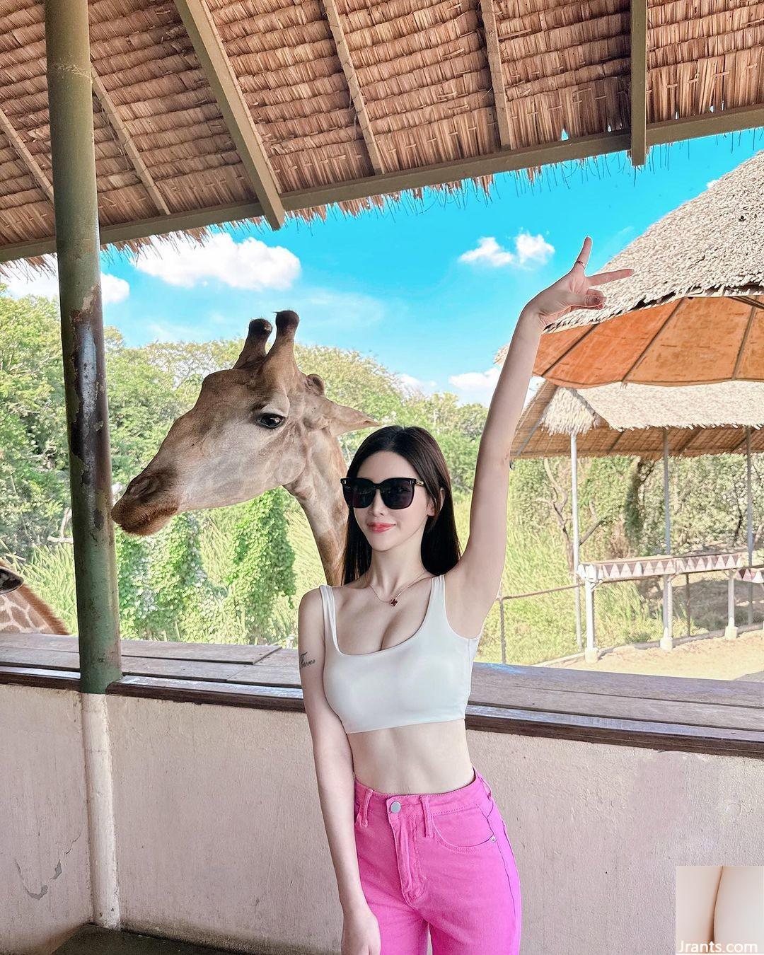 Mặt trước của “Maple” quá nóng, người hâm mộ hét lên phạm lỗi (24p) - Ảnh 13