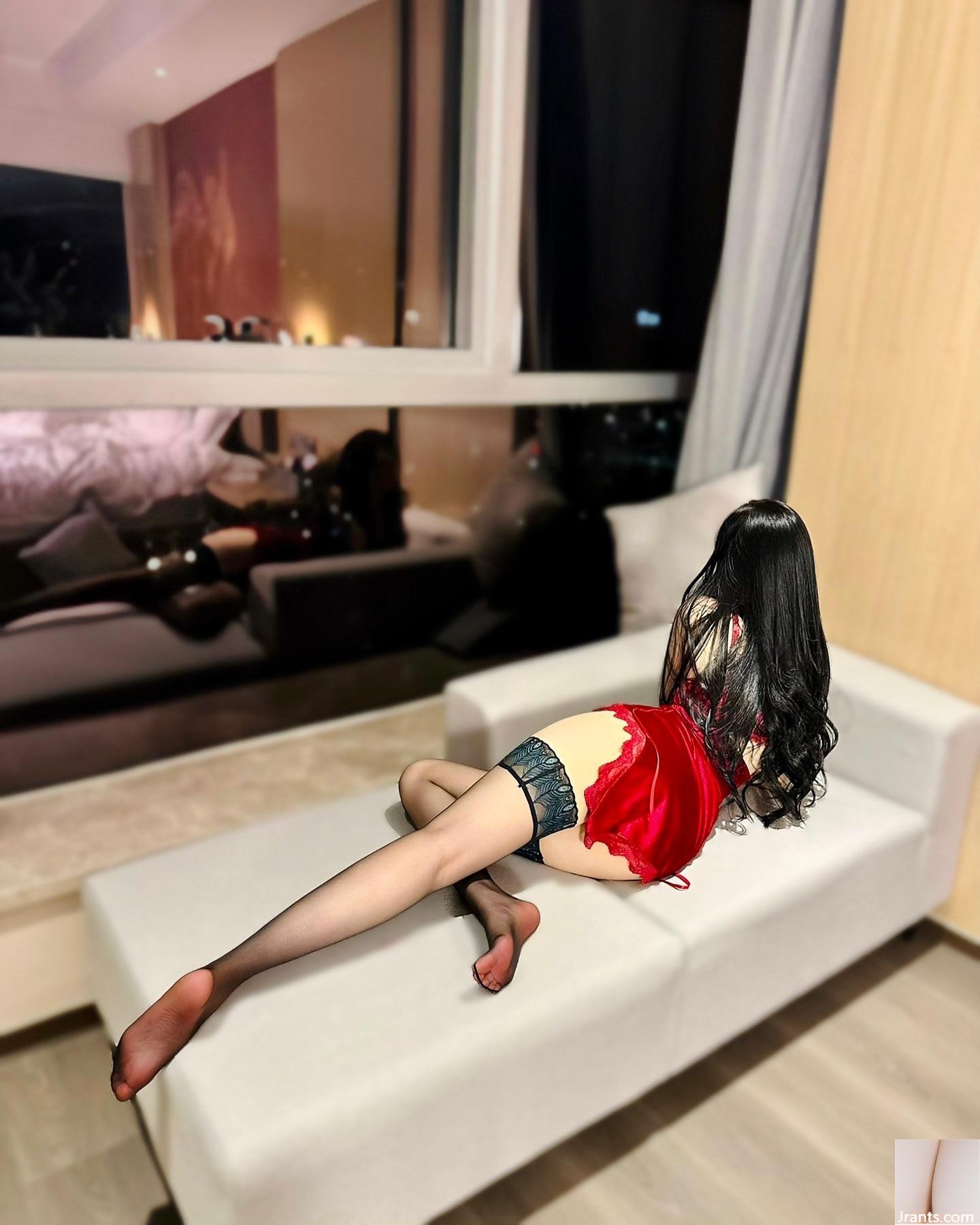 Vóc dáng chuẩn “Little Dodo”, đôi chân nóng bỏng và xinh đẹp đến mức ai cũng yêu mến (21P) - Ảnh 8