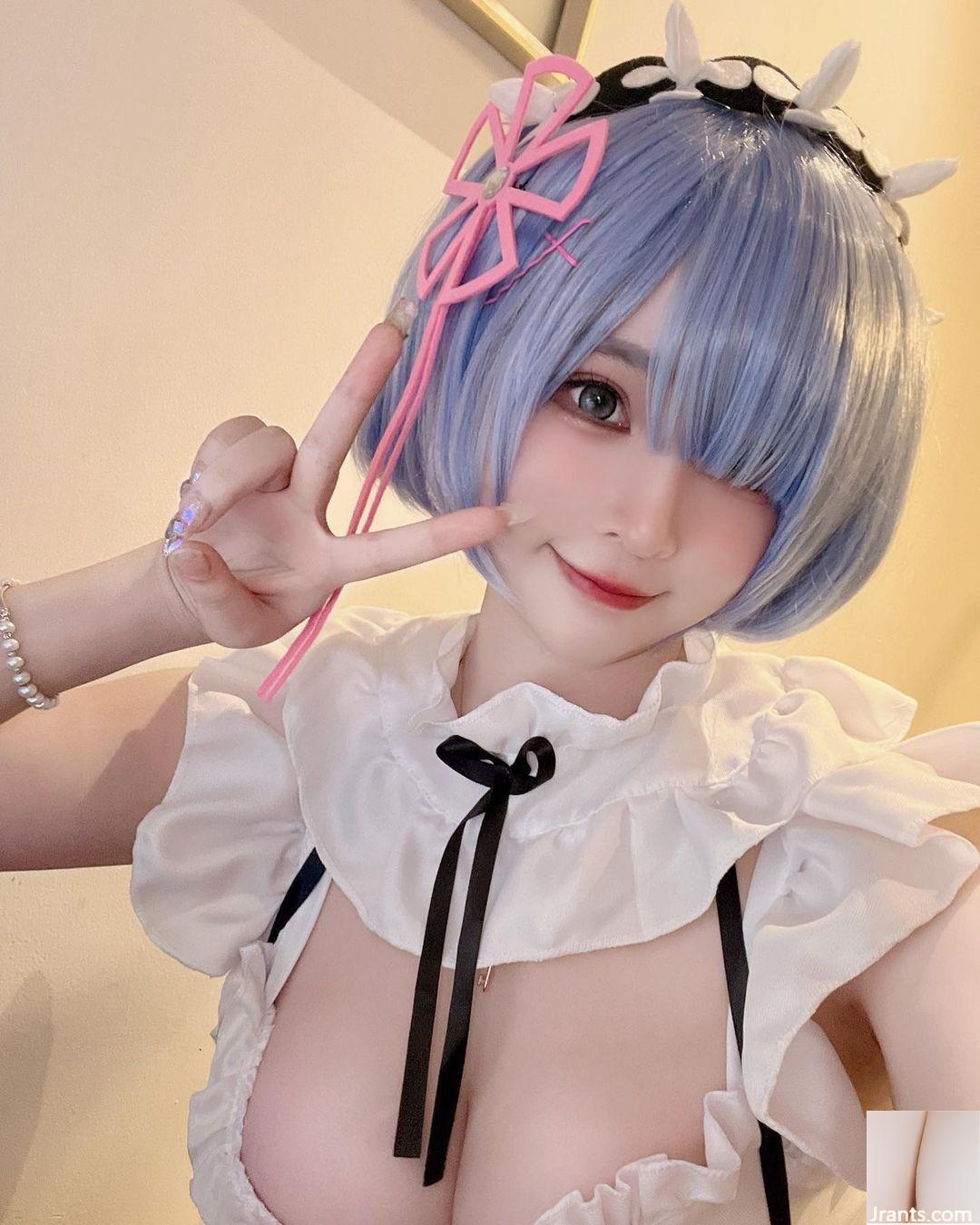 Cô nàng “bán bảo vật trên nĩa” dễ thương vừa sexy vừa gợi cảm với bộ ngực đầy đặn (28P) - Ảnh 2