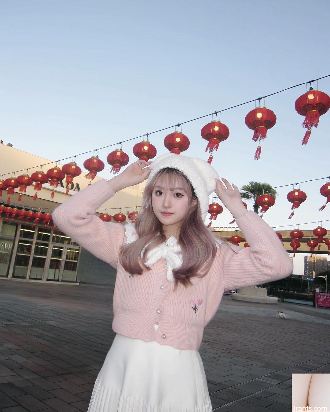 Cô phù thủy nhỏ “Qiu Siqi” vừa ngọt ngào vừa gợi cảm khiến người ta mê mẩn (20P)