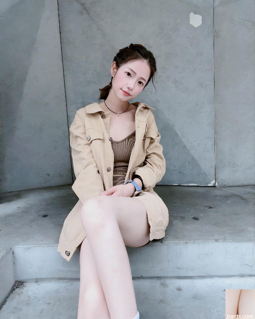 Bộ ảnh gợi cảm của “Weng Youyou” với bộ ngực trắng nõn và dáng chuẩn, sướng quá (29P) - Ảnh 11