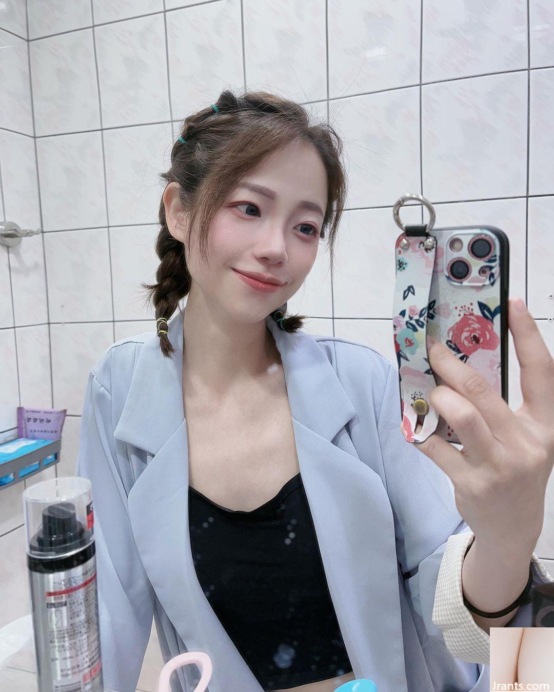 Bộ ảnh gợi cảm của “Weng Youyou” với bộ ngực trắng nõn và dáng chuẩn, sướng quá (29P) - Ảnh 28