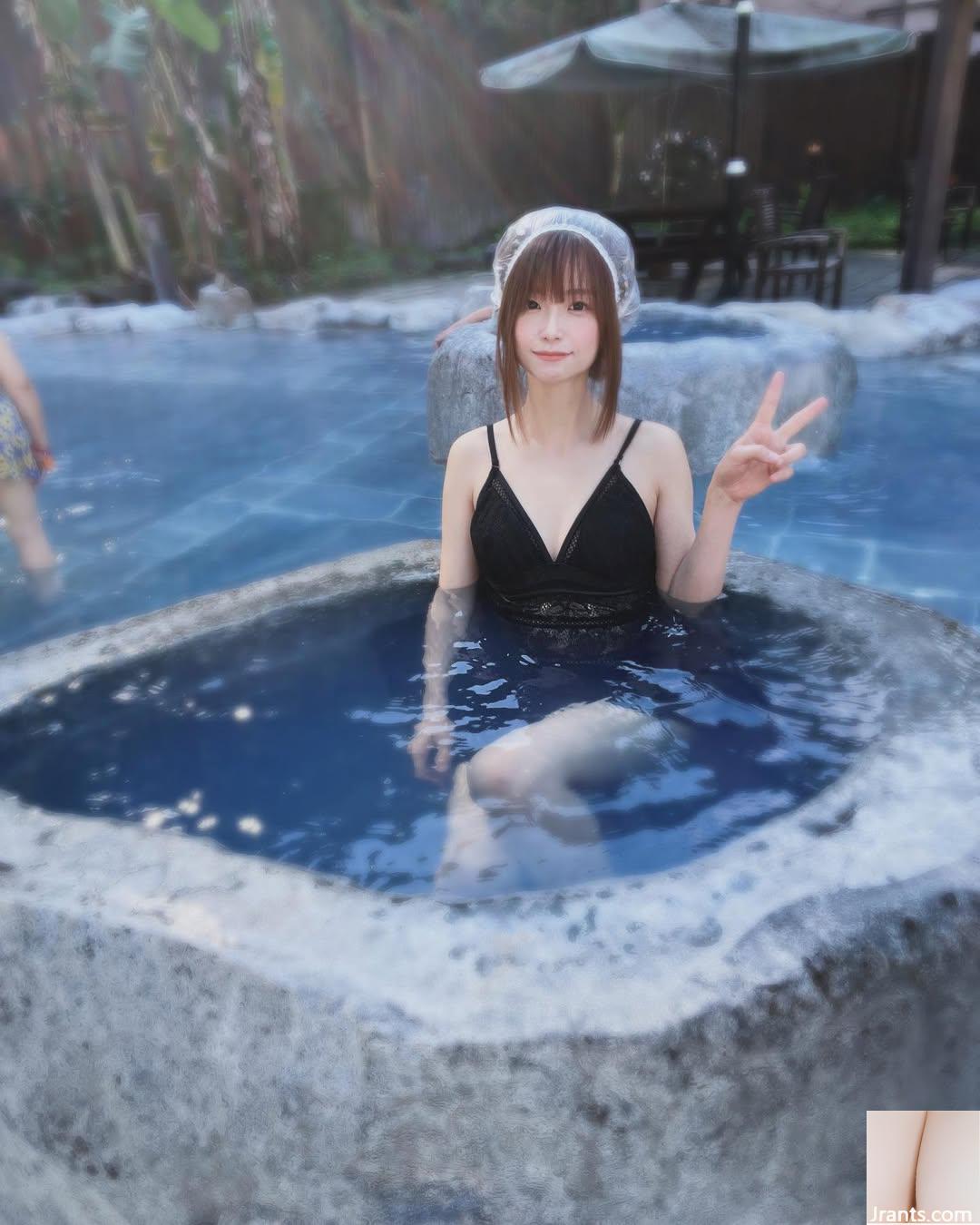 Bộ ảnh gợi cảm của “Weng Youyou” với bộ ngực trắng nõn và dáng chuẩn, sướng quá (29P) - Ảnh 5