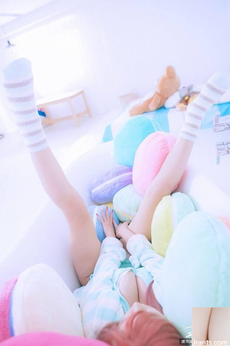 Ảnh PO gợi cảm của cô gái xinh đẹp Fei Xiaoju, tư thế này quá hôi (35P) - Ảnh 23