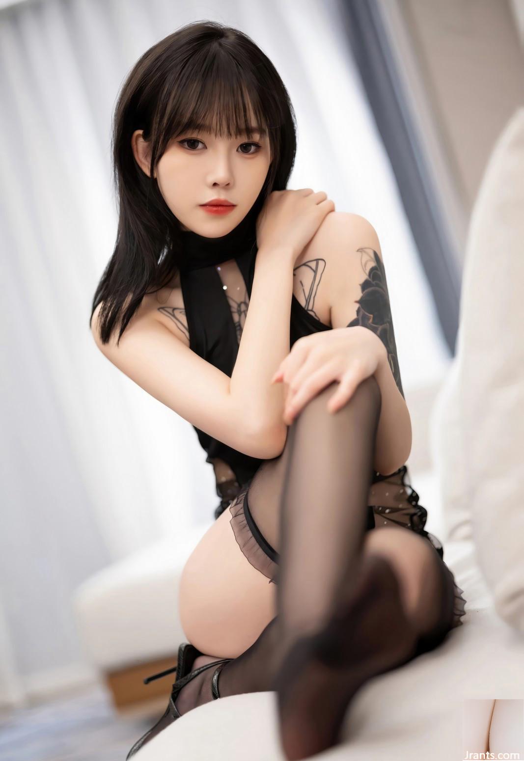 Chai đen gợi cảm và chân đẹp, thong, mông đầy đặn, ảnh riêng tư (12P) - Ảnh 8