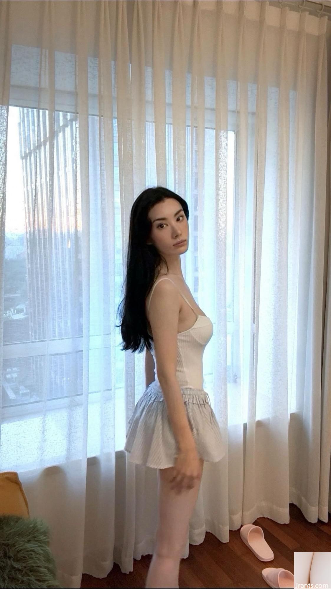 Bộ ngực khủng và khoét sâu của Tinkymew thực sự rất hoàn hảo và hấp dẫn (23P - Ảnh 13