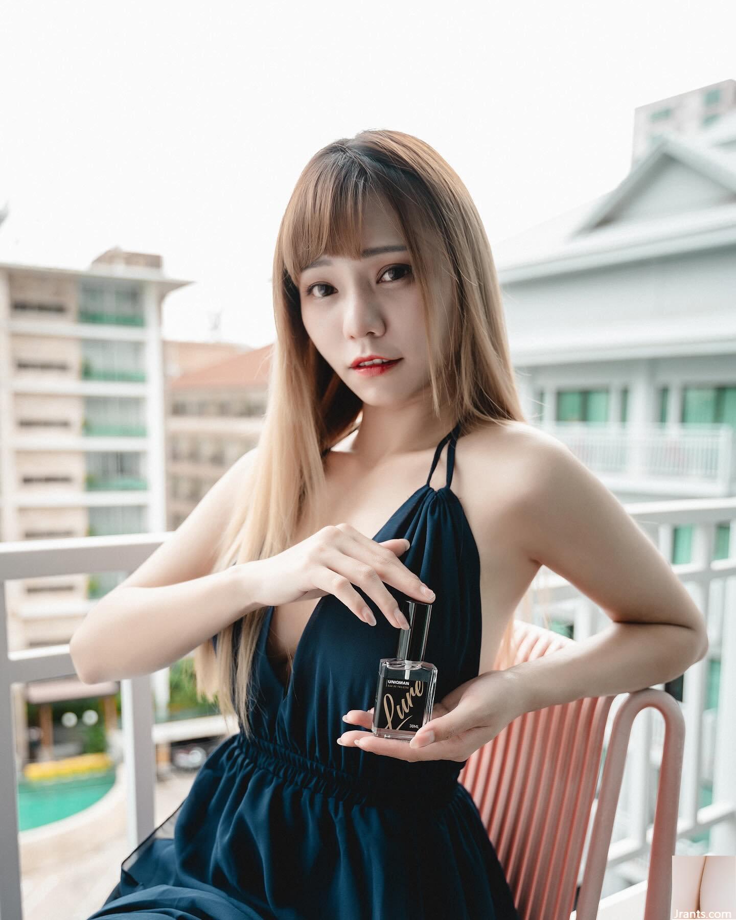 Cô gái có bộ ngực trắng như tuyết (Bonny) có nụ cười ngọt ngào, dáng người dễ thương và bất ngờ (17P) - Ảnh 4