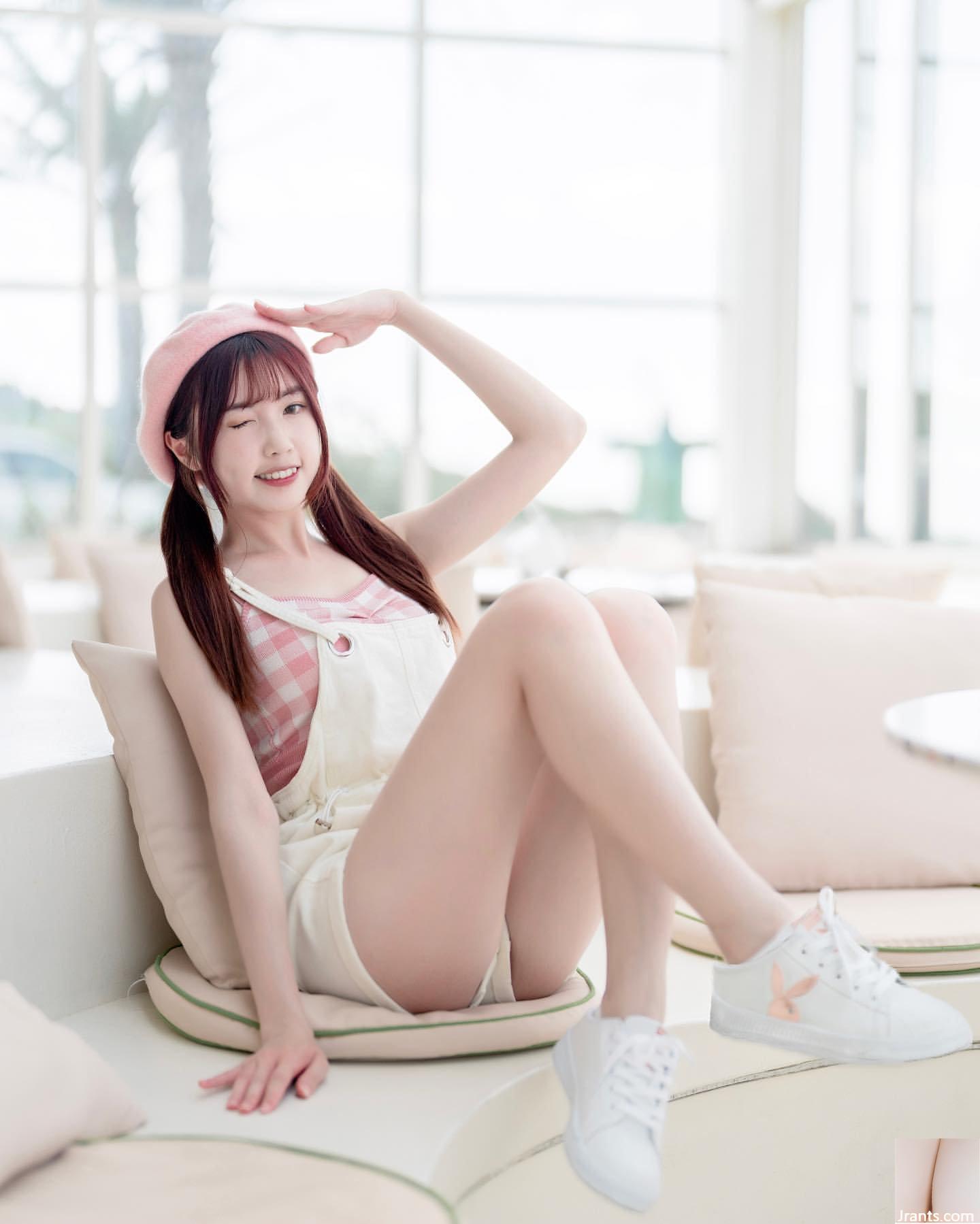 Cô gái đại học ngọt ngào “Huimi” với làn da trắng, đôi chân đẹp và khuôn mặt thiên thần tuyệt đẹp (16P) - Ảnh 10