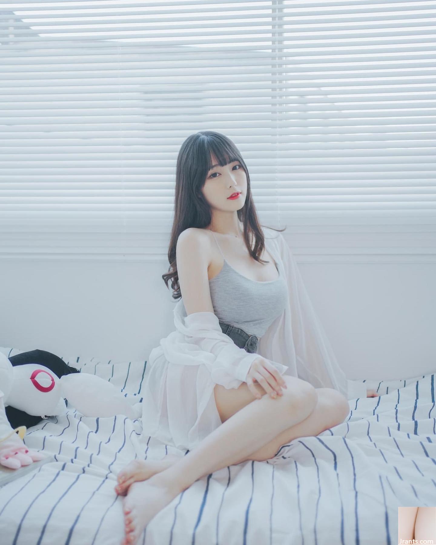 Cô em gái nhí “Wei Ting Angela” bị đôi chân dài xinh đẹp này quyến rũ đến mức không chịu nổi (13P) - Ảnh 11