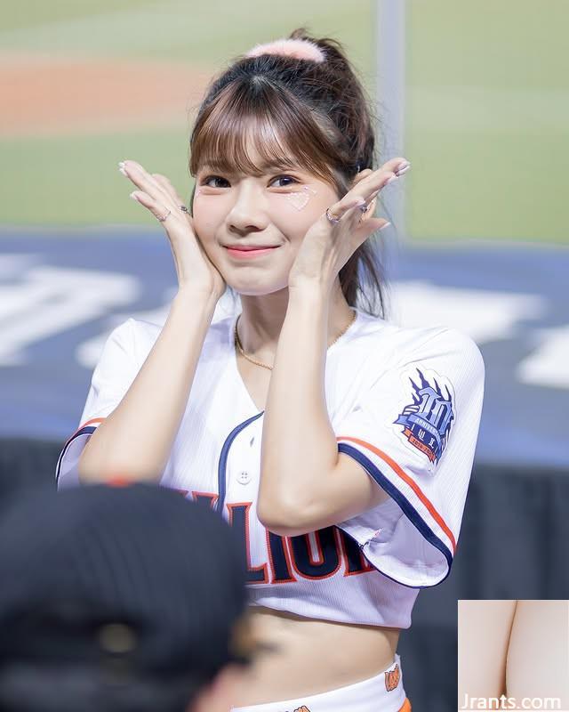 Nữ thần xinh đẹp “Risi” có làn da siêu trắng và mềm mại (10p) - Ảnh 8