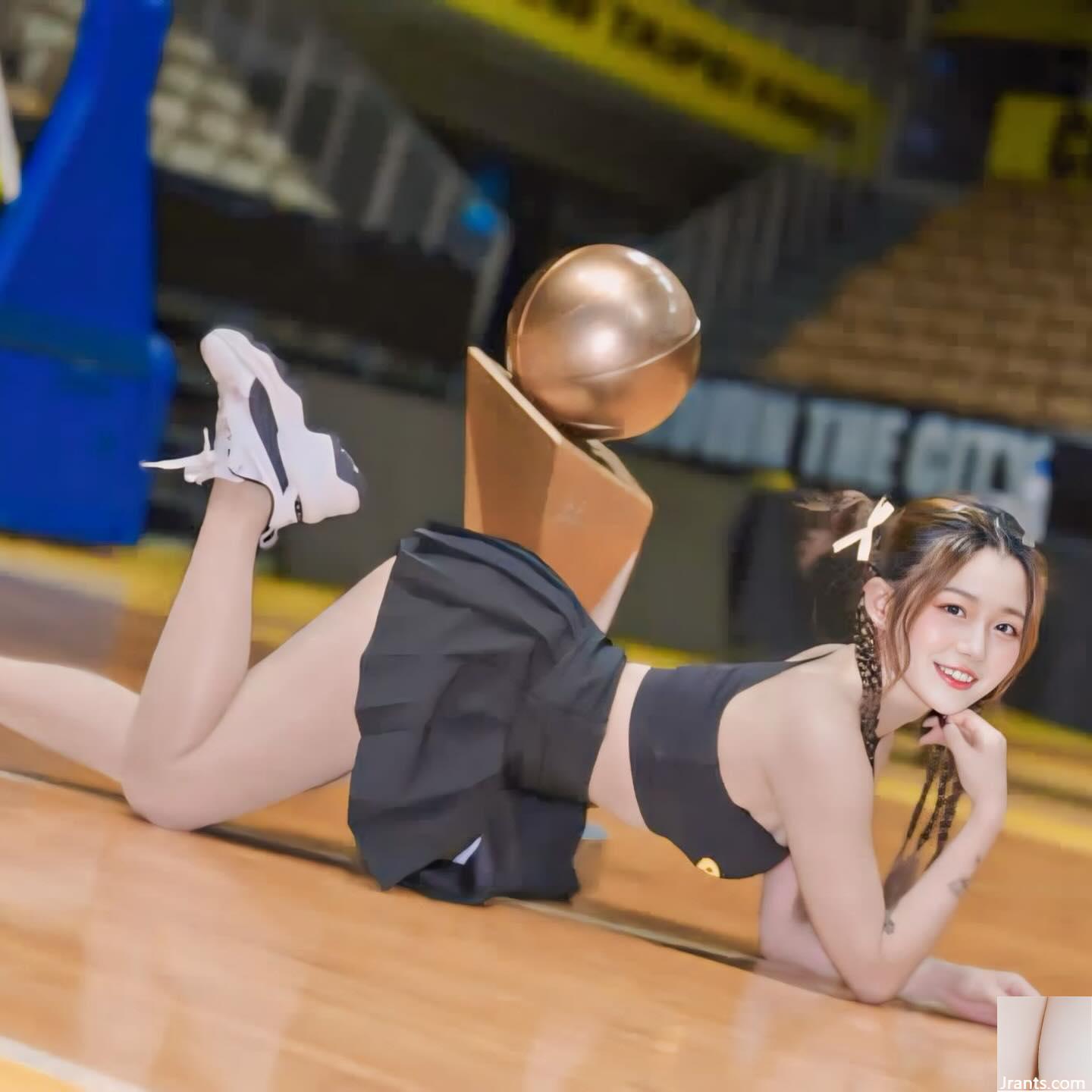 Đội cổ vũ “Sunny Tinging” là hoàn hảo ở mọi góc độ (10p)