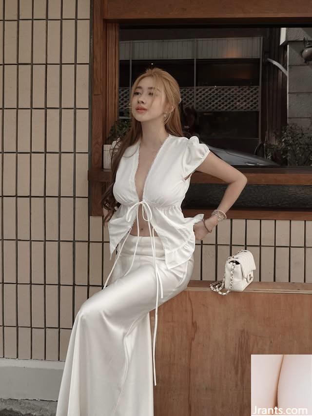 “Yan.baby” Đèn pha siêu lớn rất quyến rũ (11p) - Ảnh 2